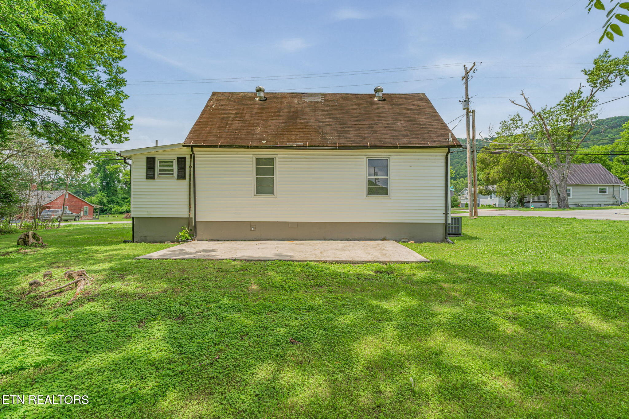 612 W Strang Street Rockwood TN 37854