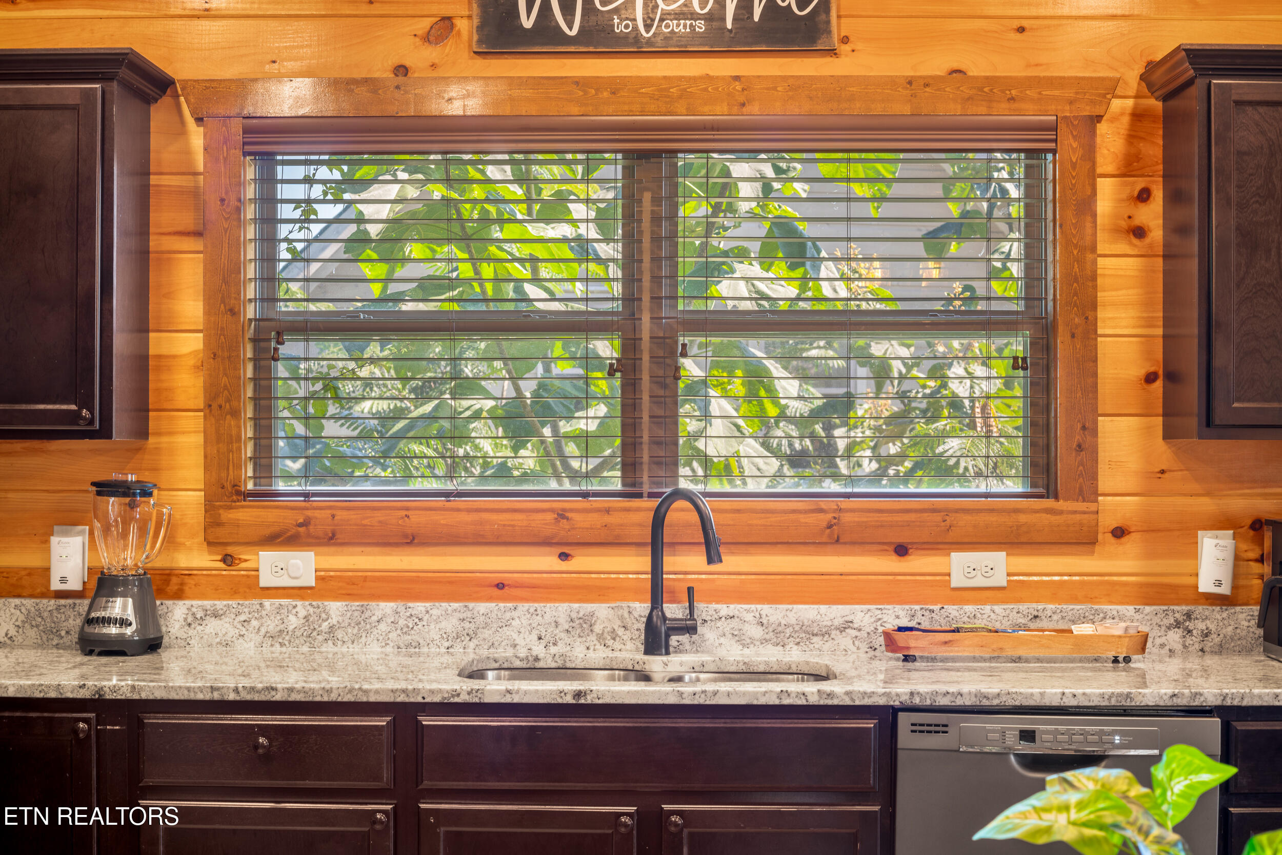 851 Osprey Way Pigeon Forge TN 37863
