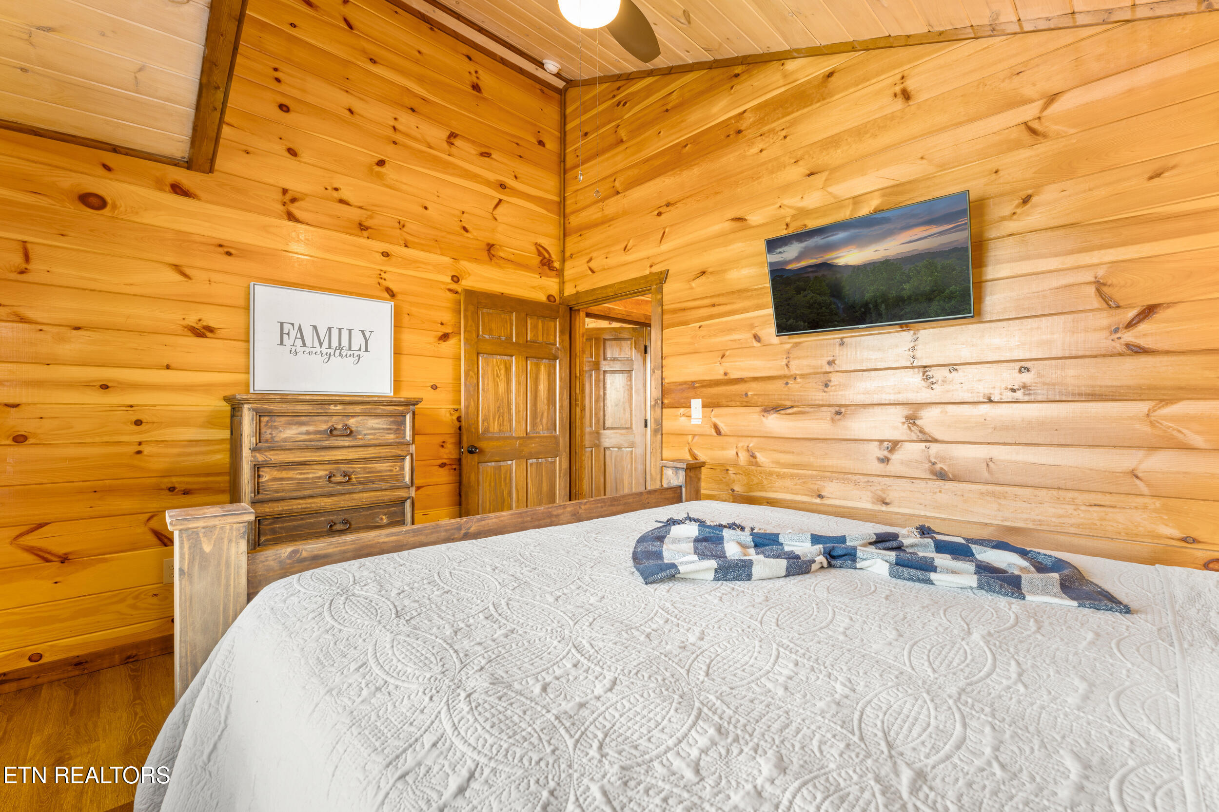 851 Osprey Way Pigeon Forge TN 37863
