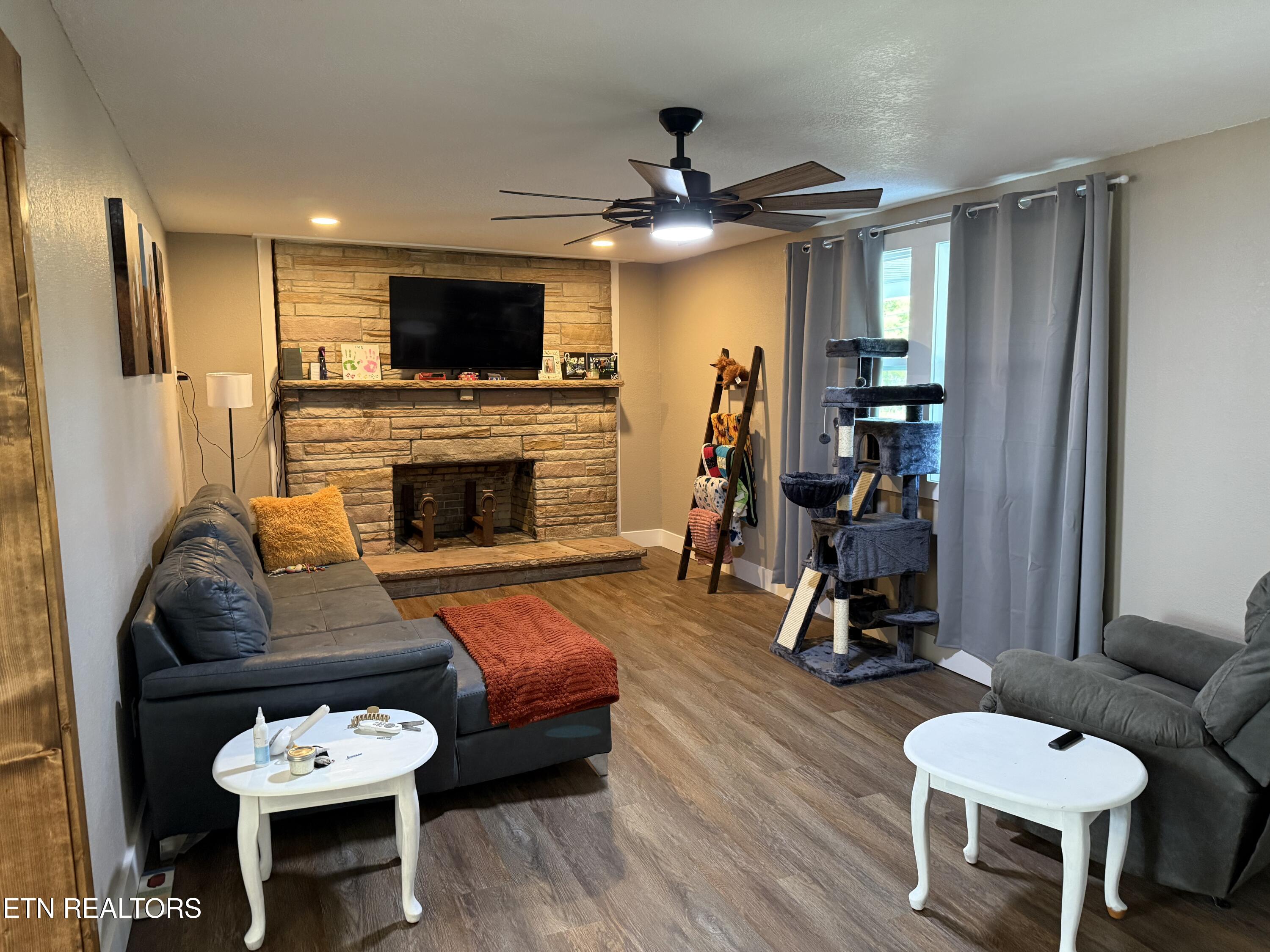 8415 Morgan County Highway Sunbright TN 37872
