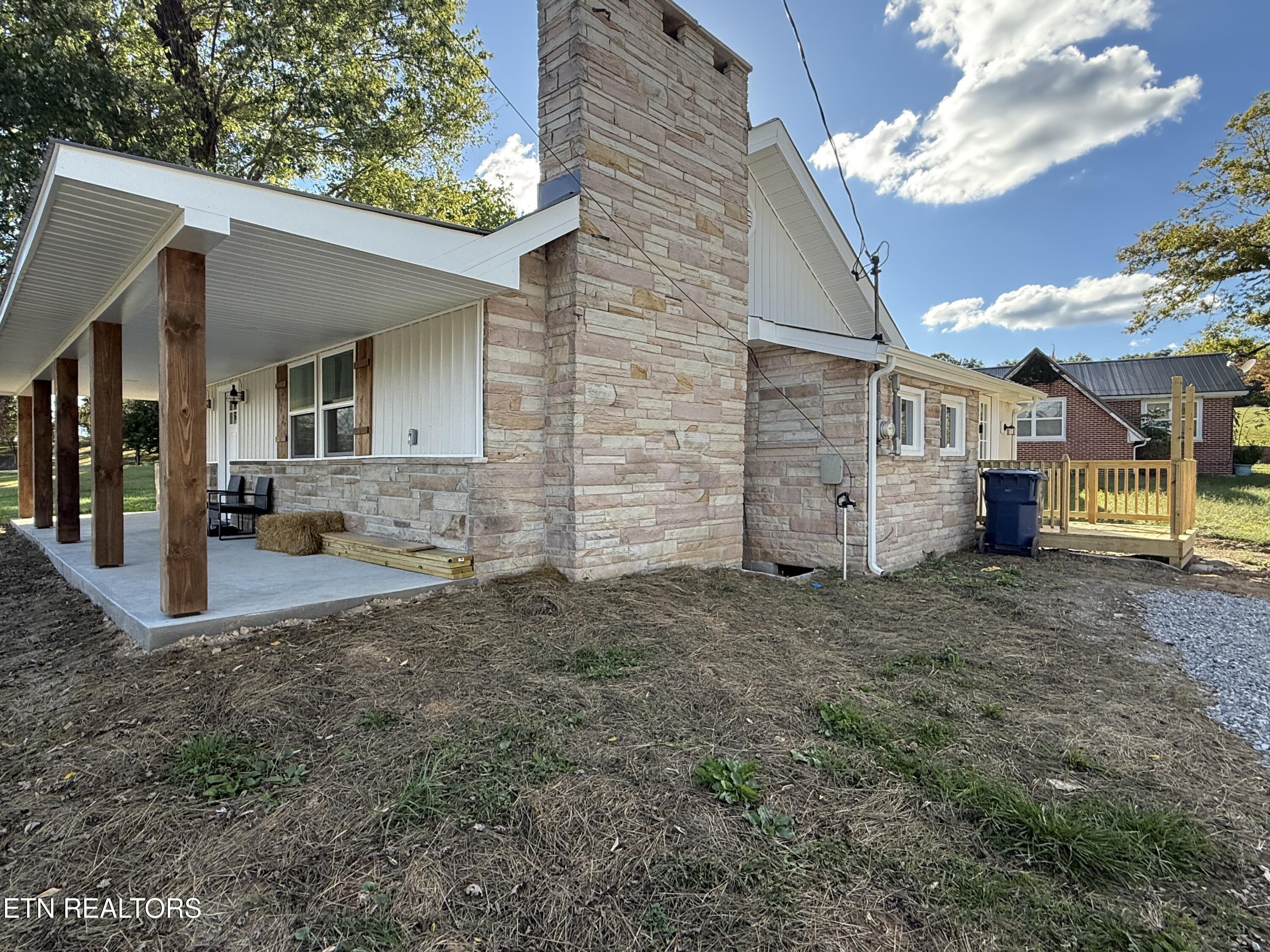 8415 Morgan County Highway Sunbright TN 37872
