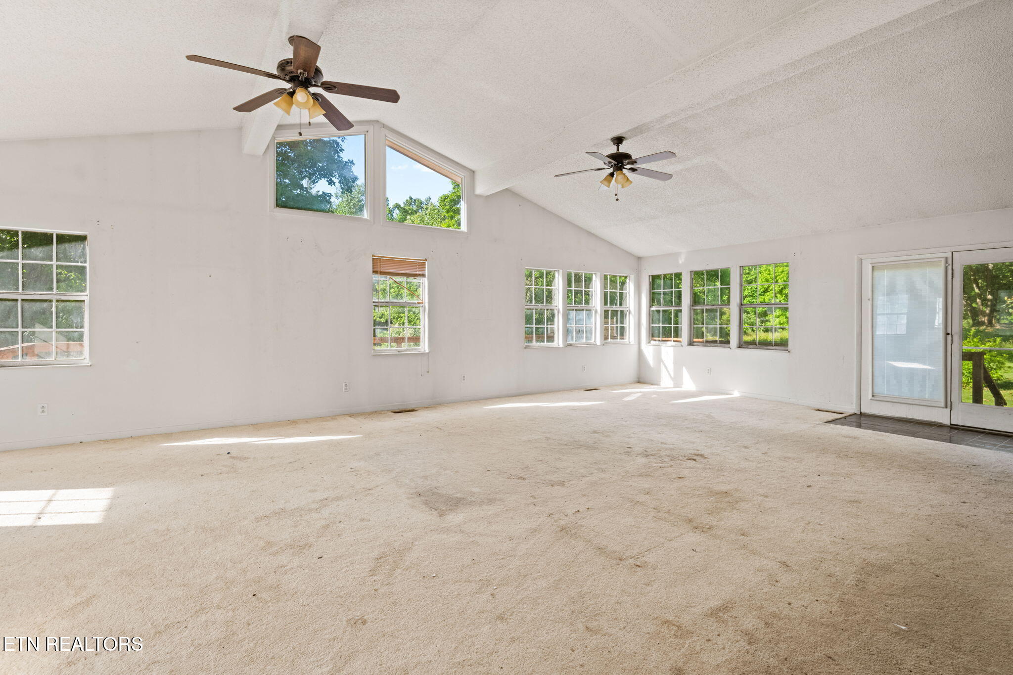 369 Back Valley Road Oliver Springs TN 37840