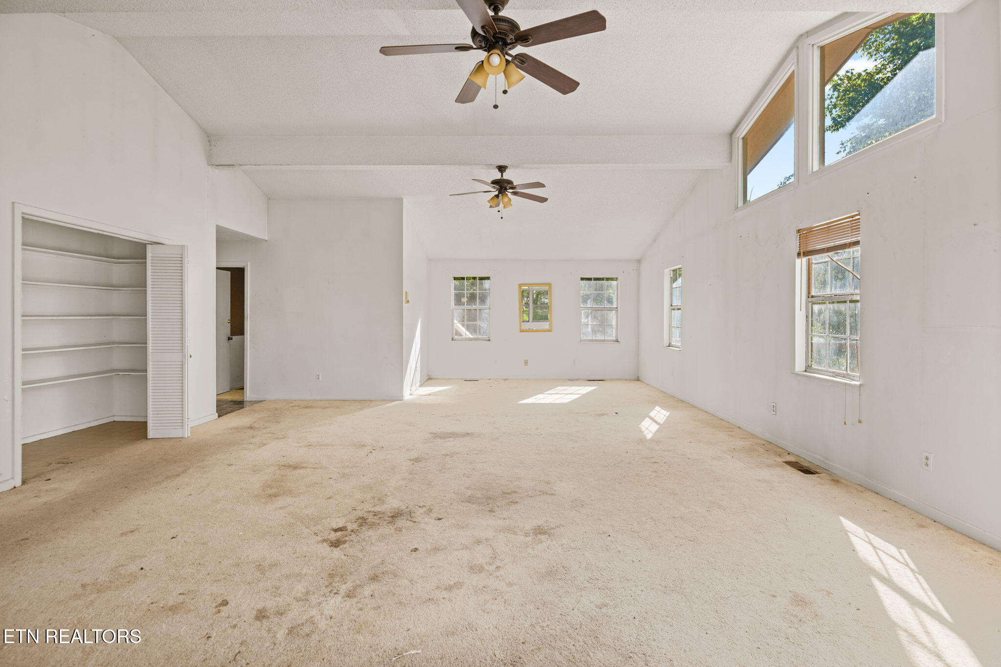 369 Back Valley Road Oliver Springs TN 37840