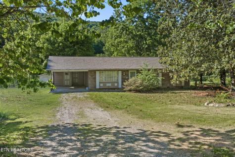 369 Back Valley Road Oliver Springs TN 37840
