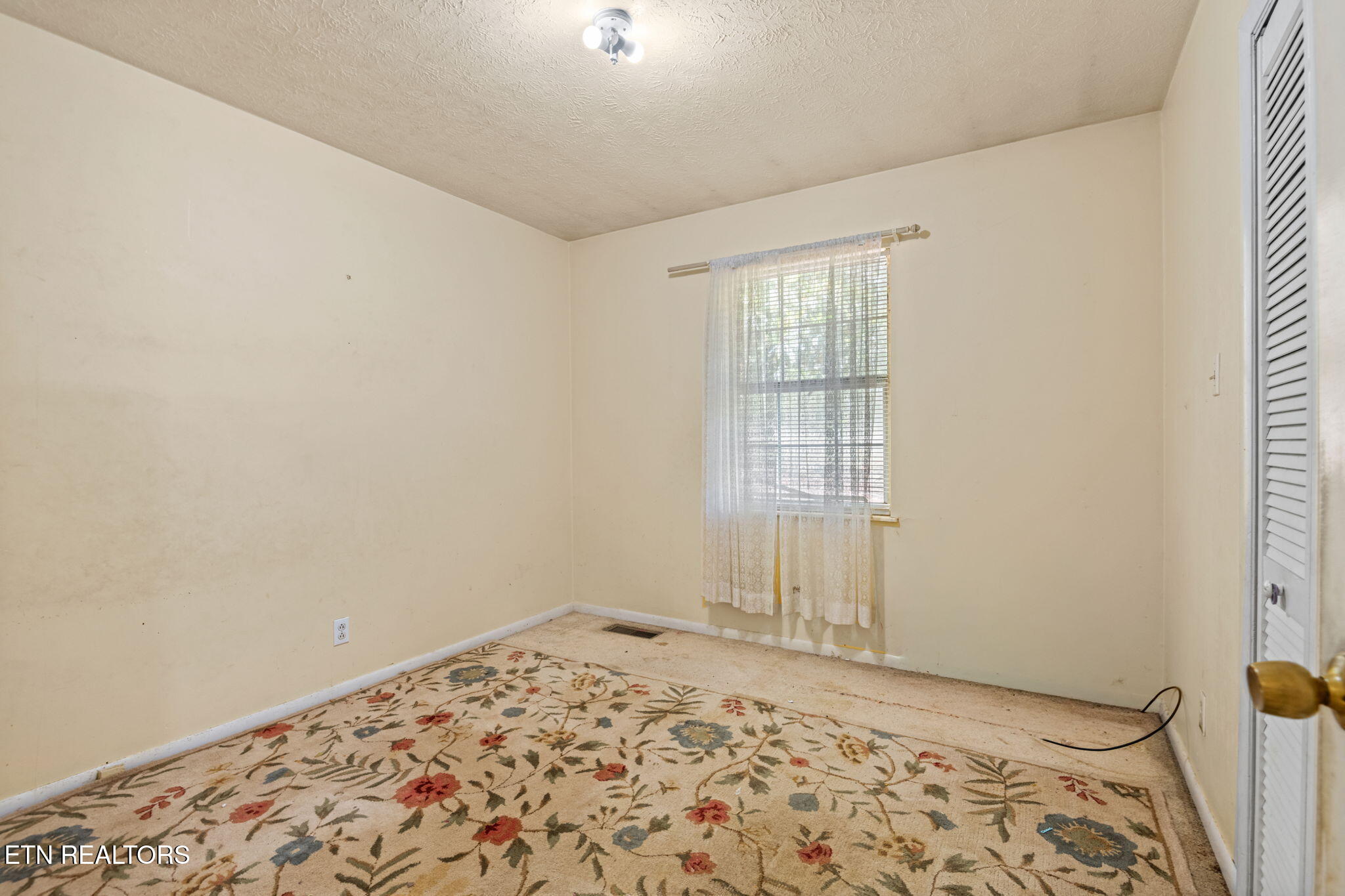 369 Back Valley Road Oliver Springs TN 37840