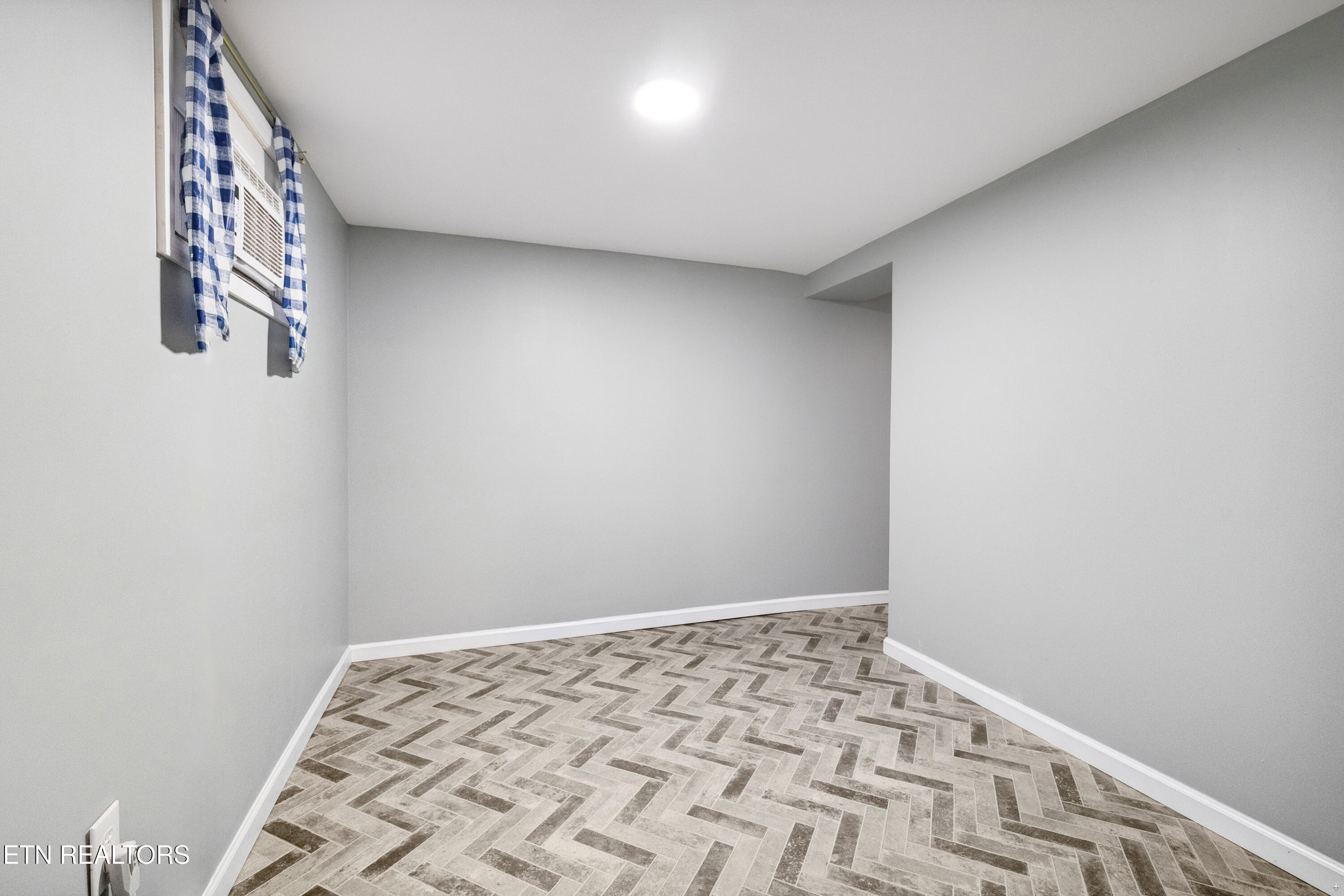 2221 Virginia Avenue Knoxville TN 37921