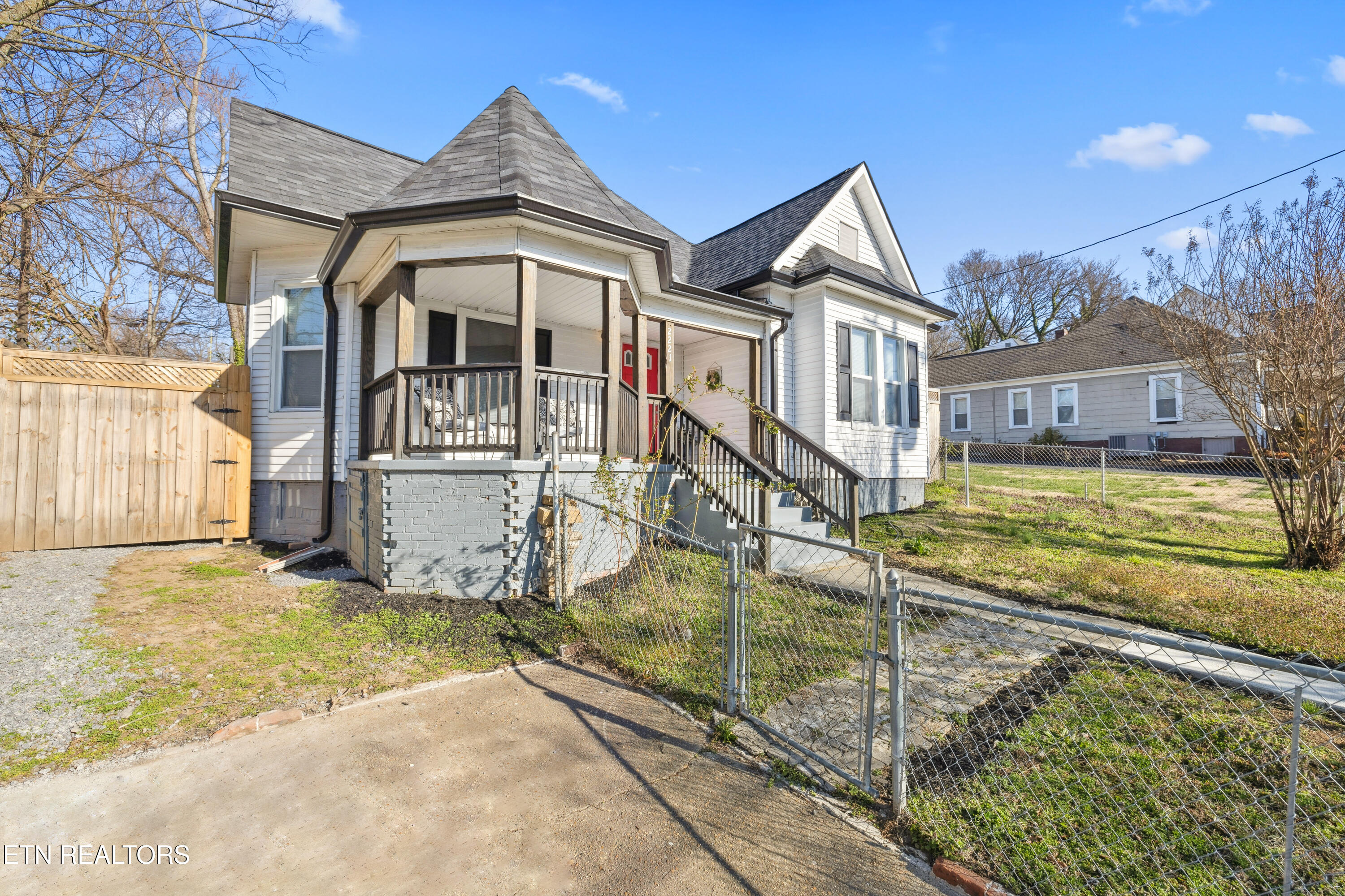 2221 Virginia Avenue Knoxville TN 37921