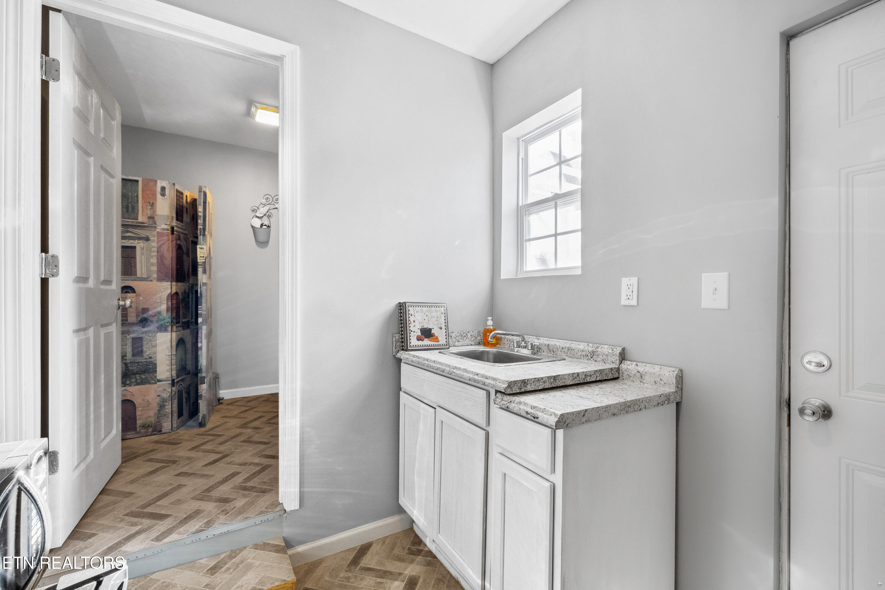 2221 Virginia Avenue Knoxville TN 37921