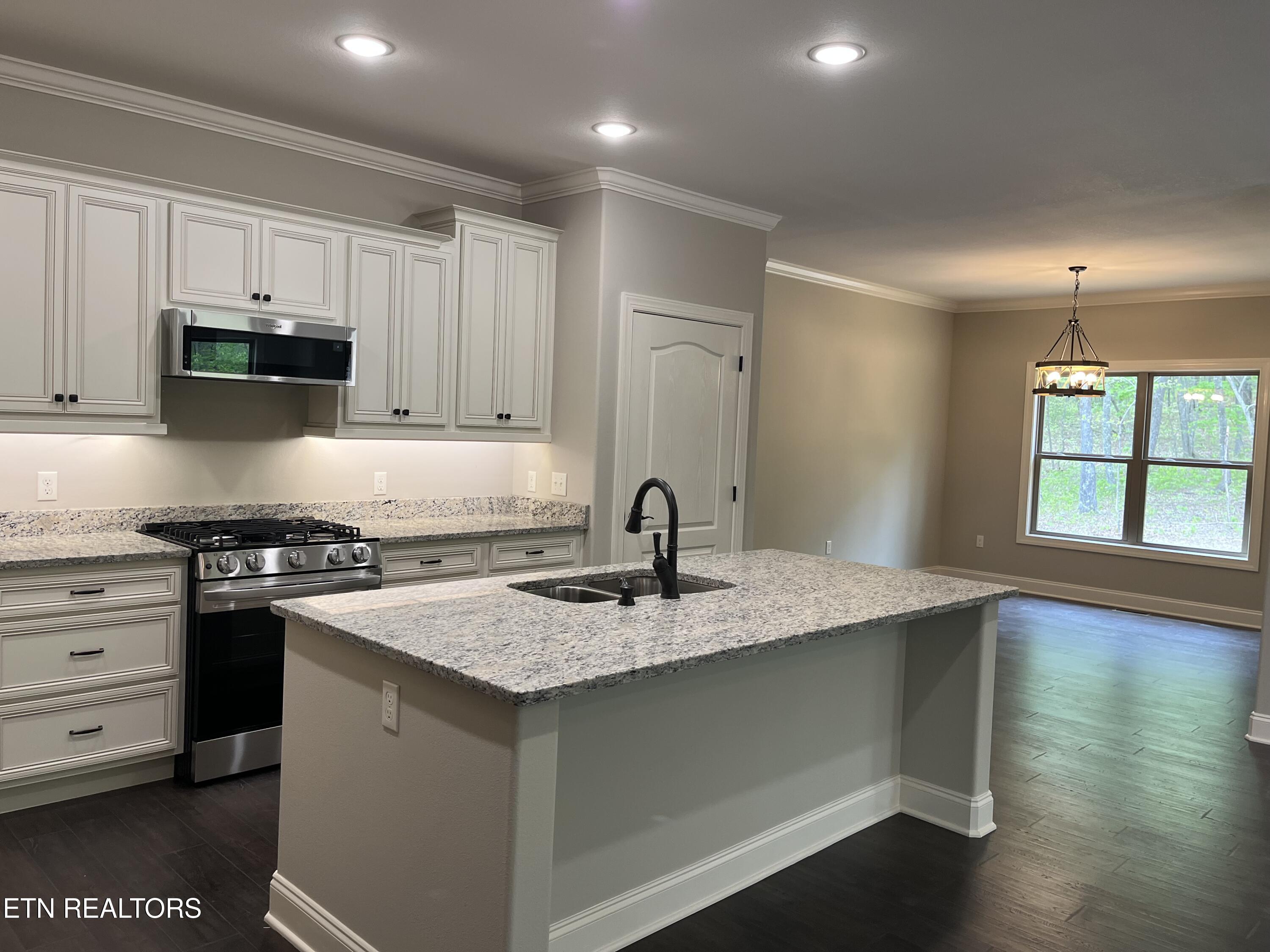 559 Leistner Drive Monterey TN 38574