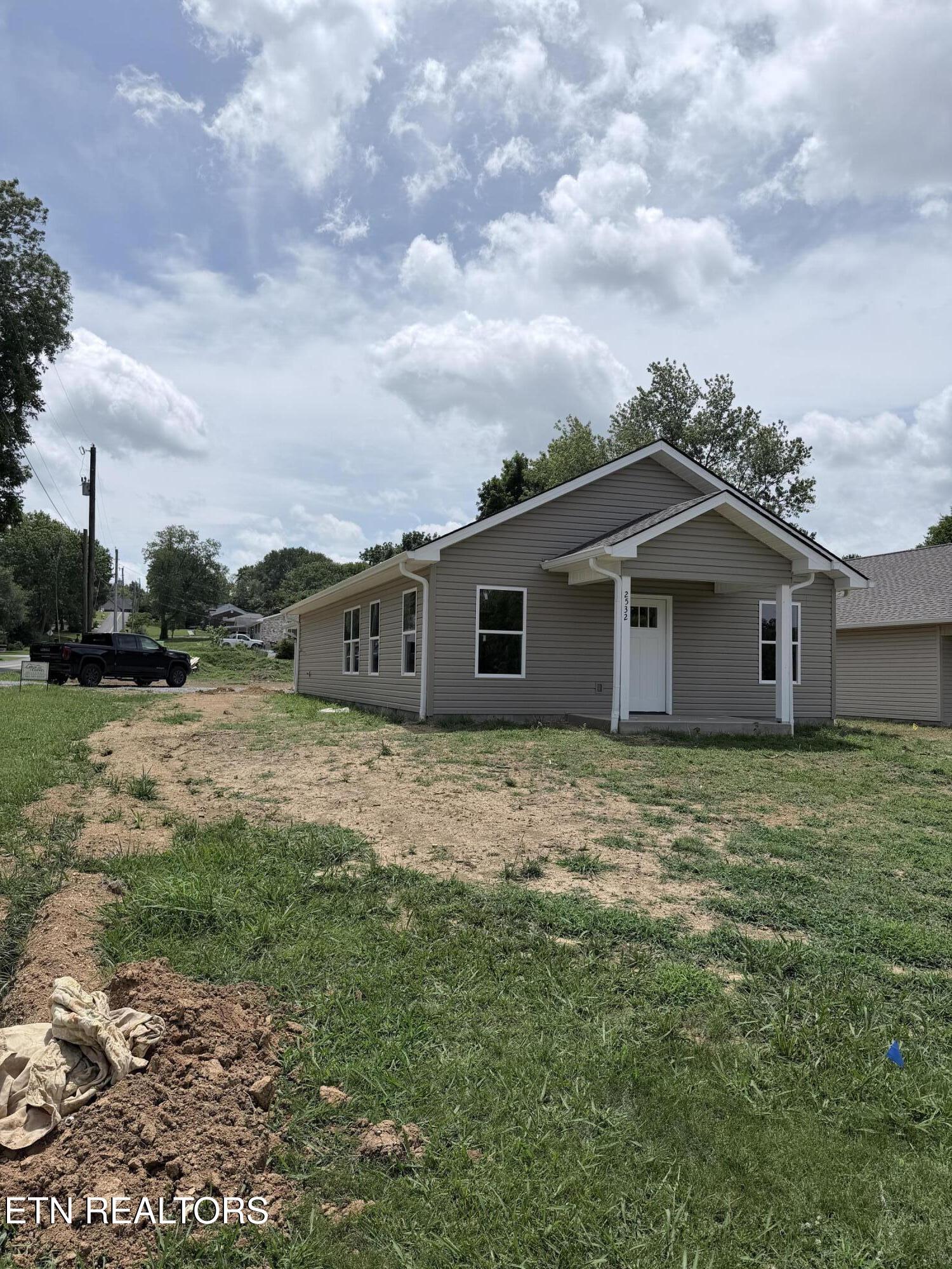 2532 E Clark Avenue Maryville TN 37804