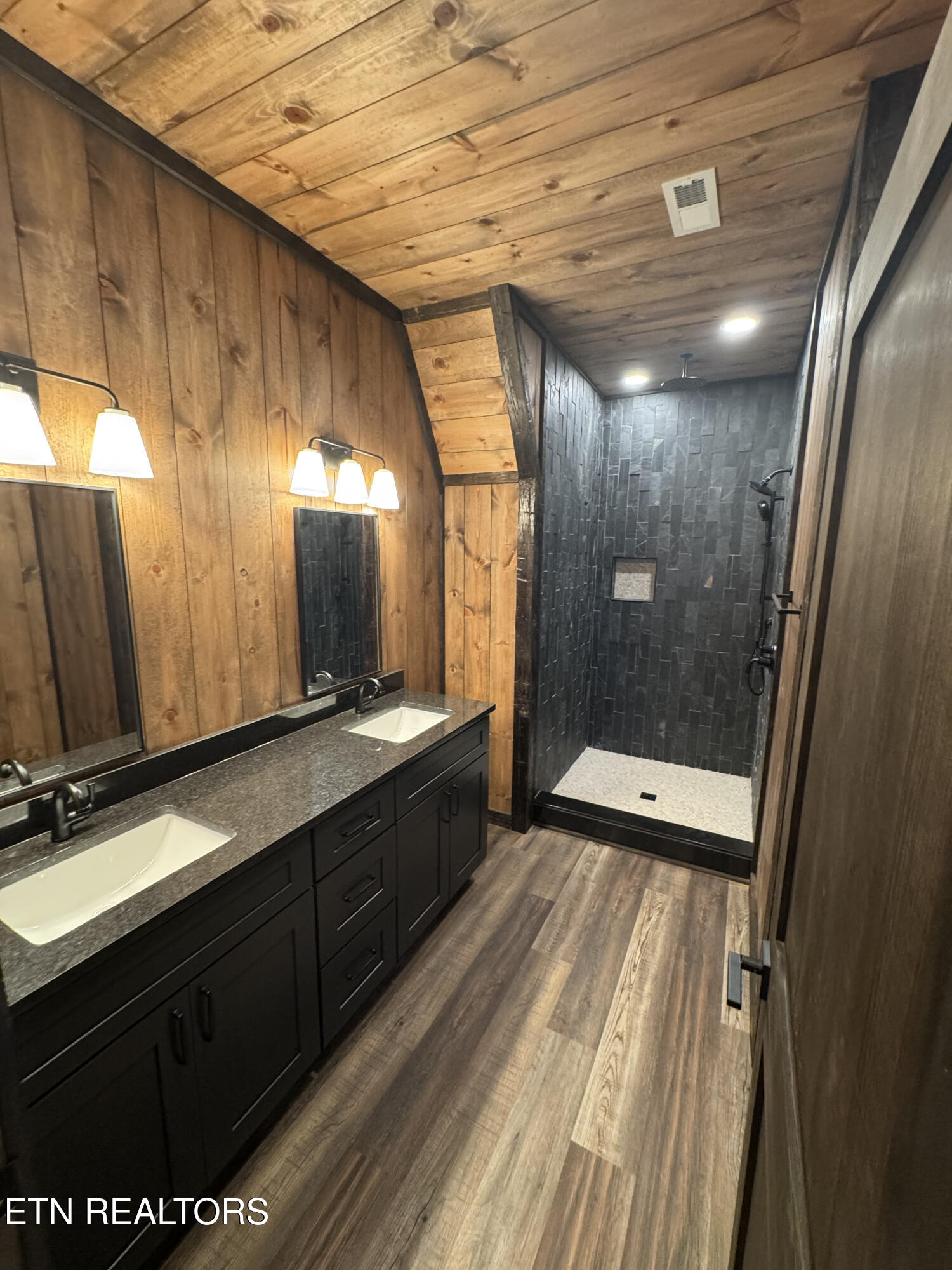 651 Longbow Way Pigeon Forge TN 37863