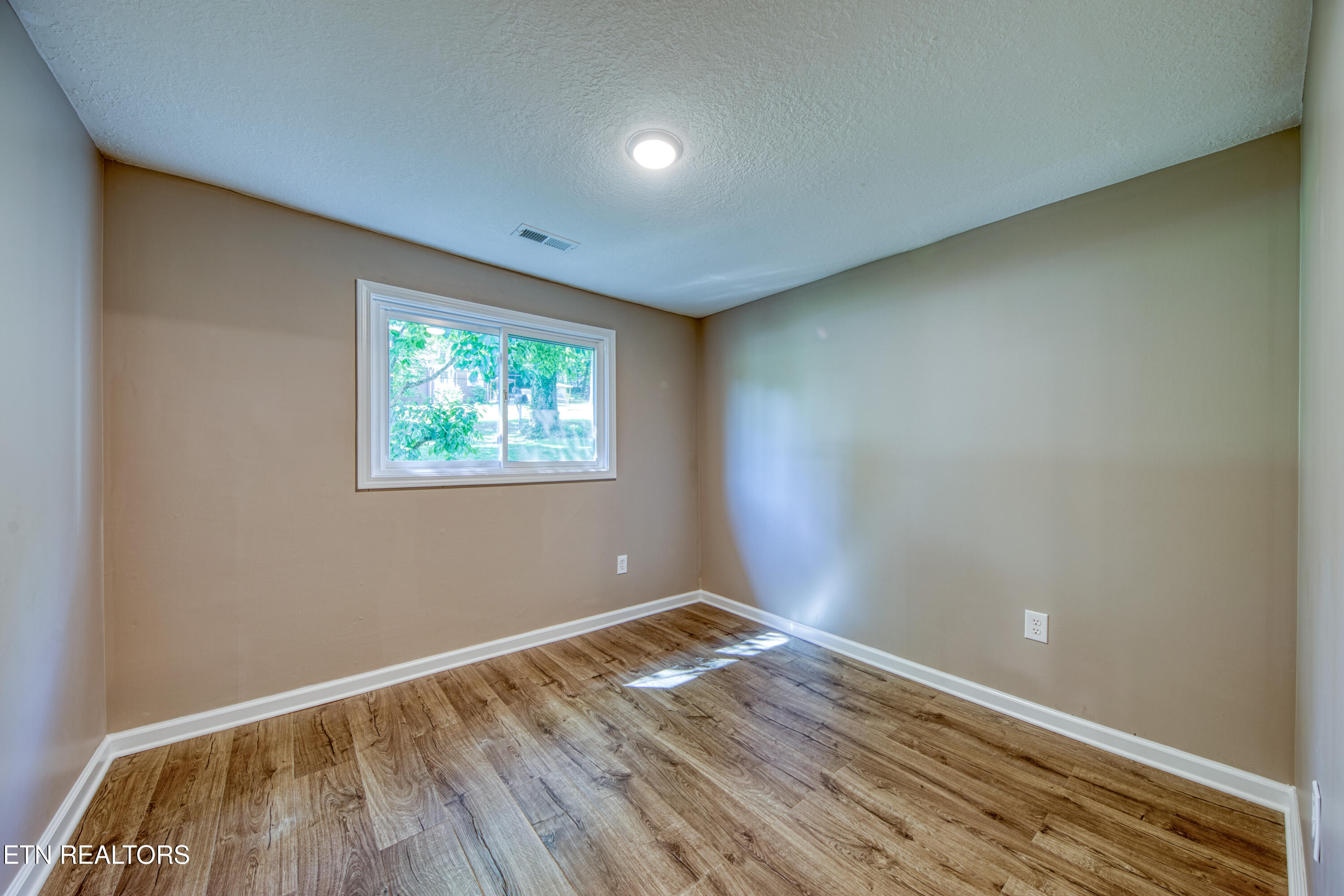 513 Alandale Drive Knoxville TN 37920