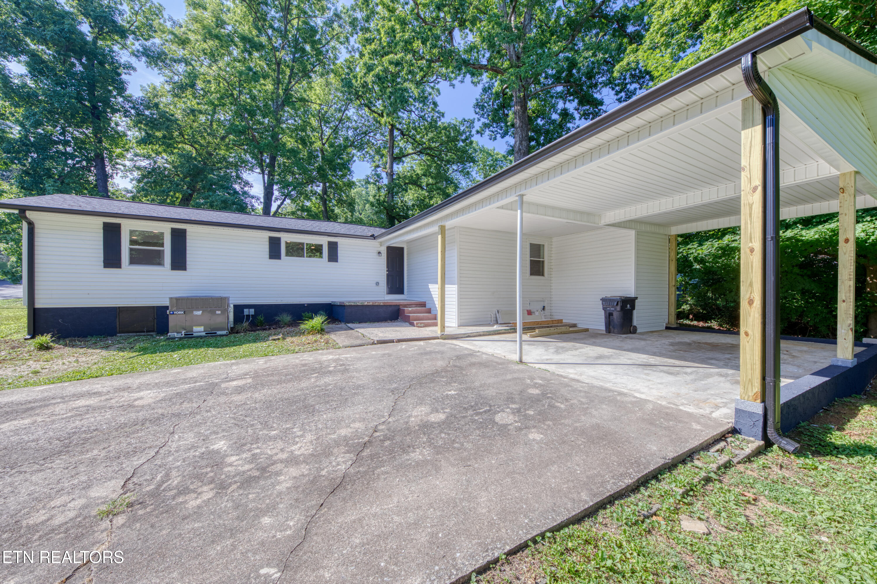 513 Alandale Drive Knoxville TN 37920