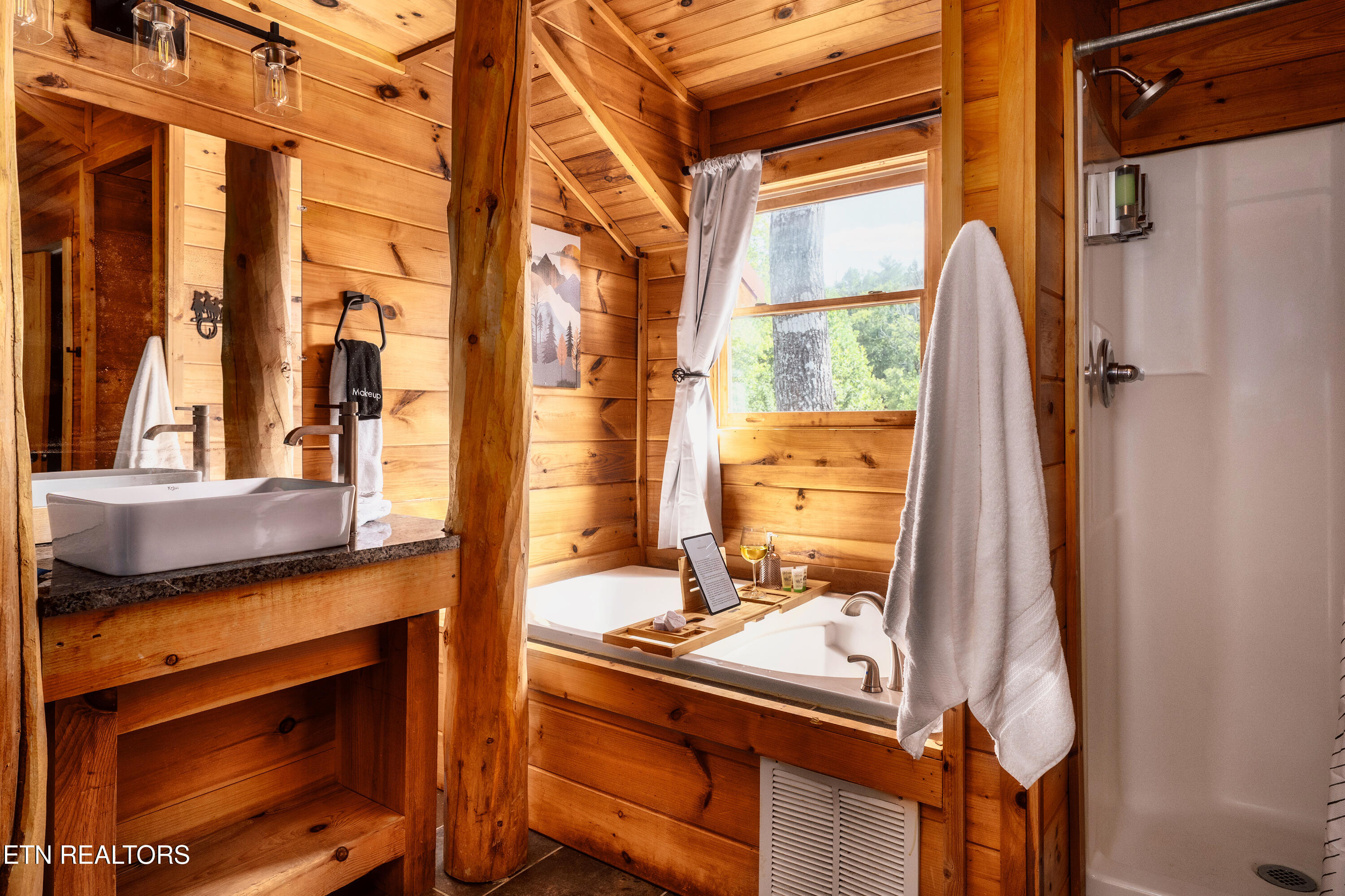 2615 Bear Crossing Way Sevierville TN 37862