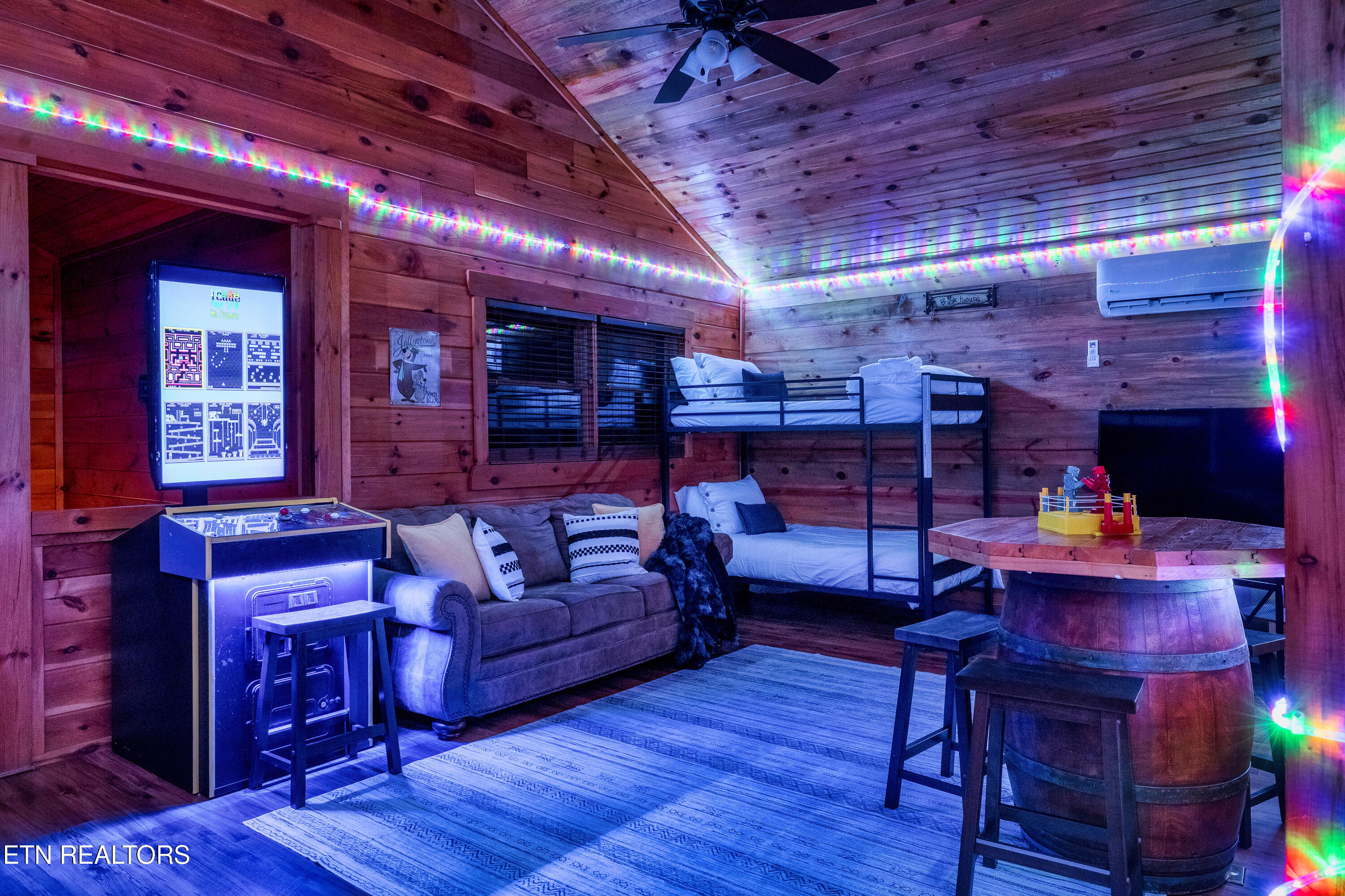 2615 Bear Crossing Way Sevierville TN 37862