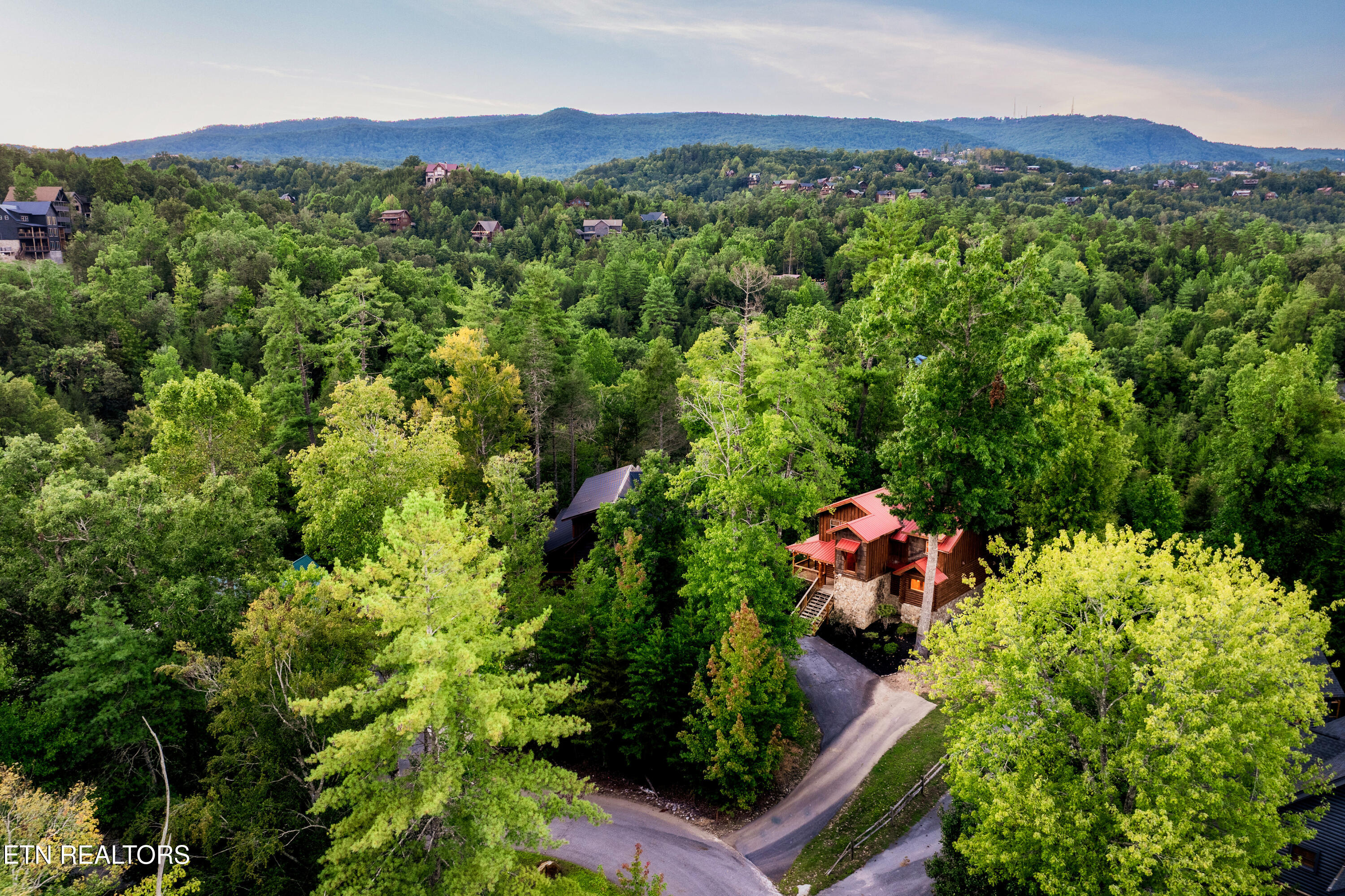 2615 Bear Crossing Way Sevierville TN 37862