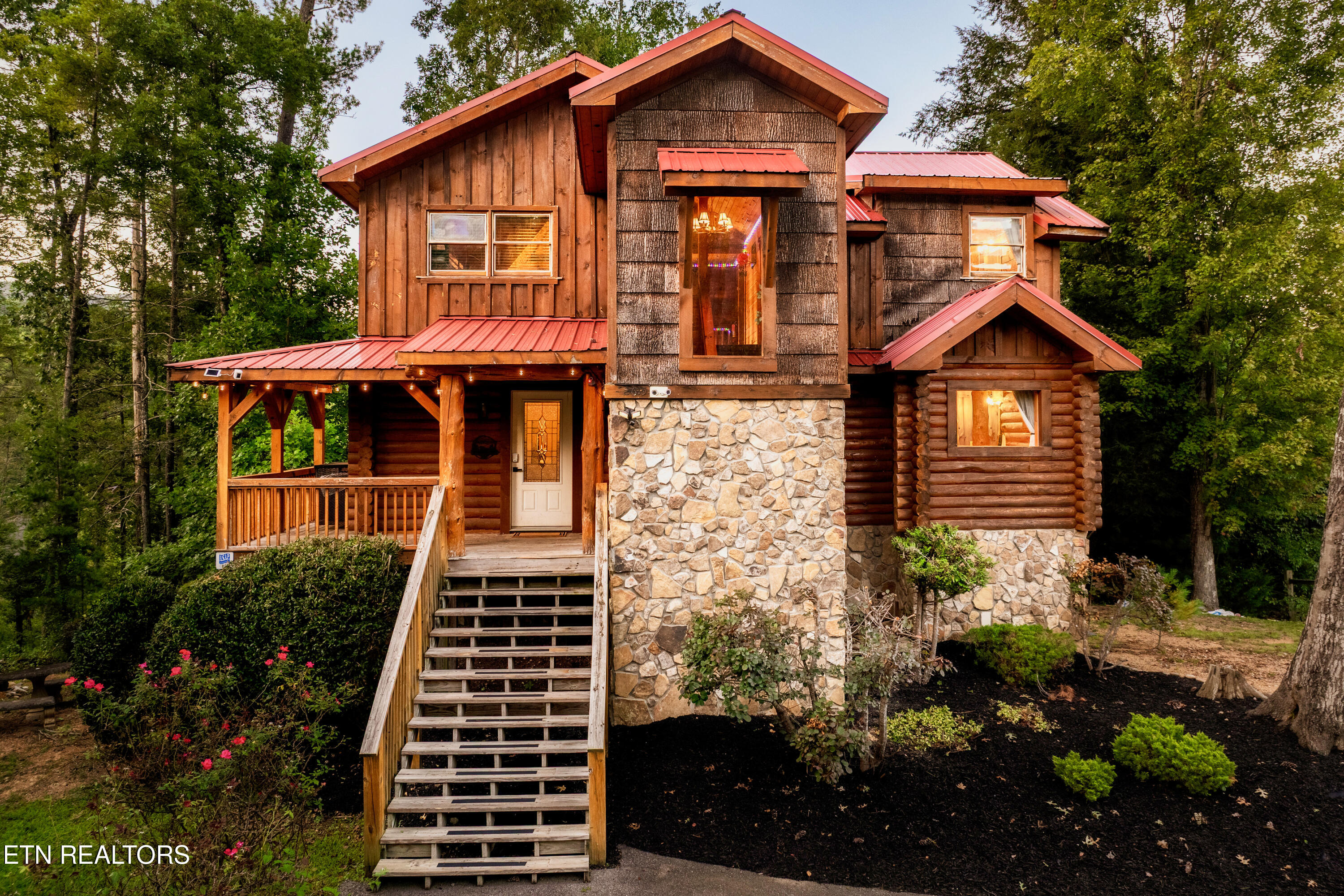 2615 Bear Crossing Way Sevierville TN 37862