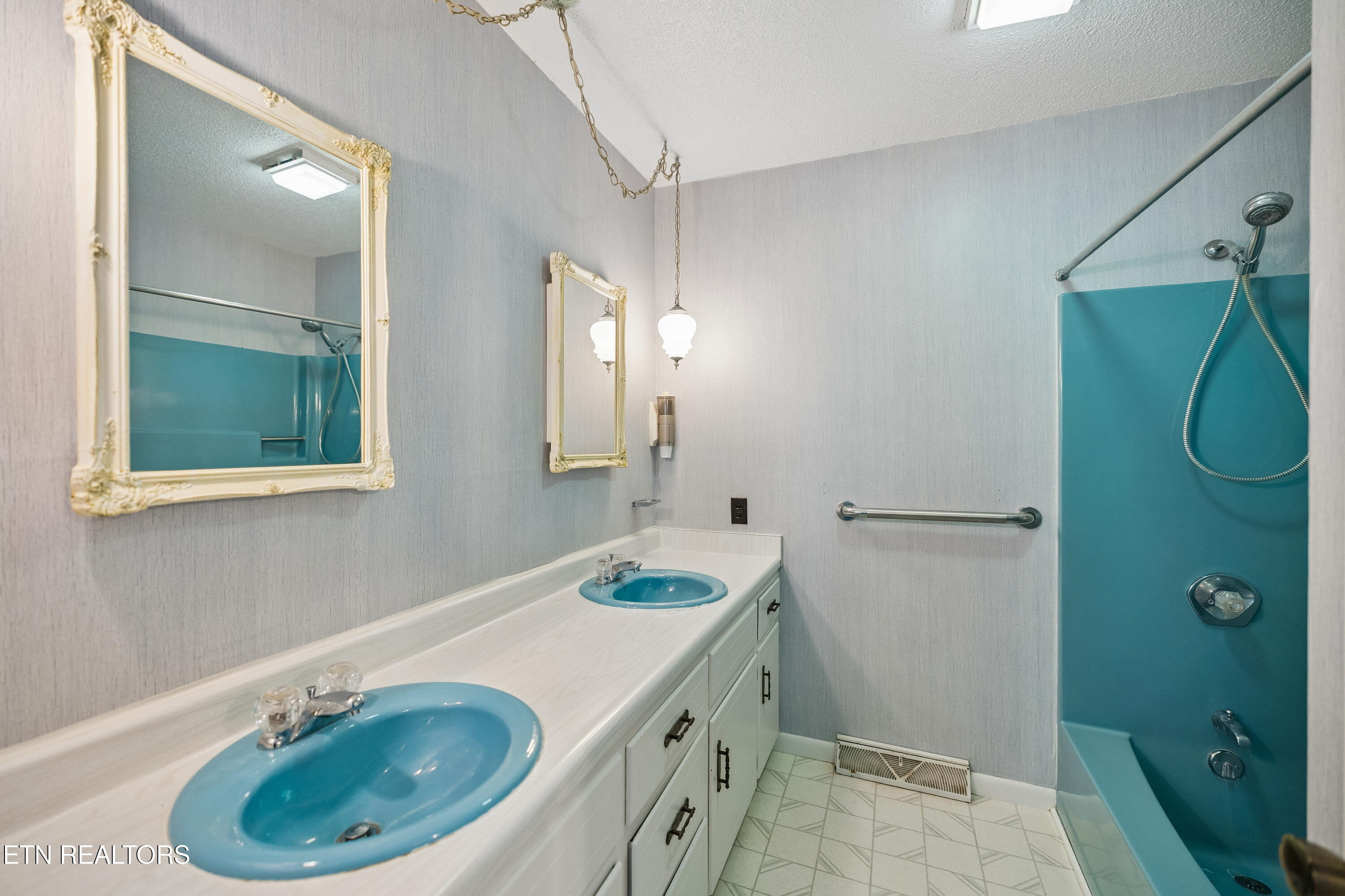 147 Meredith Road Lafollette TN 37766