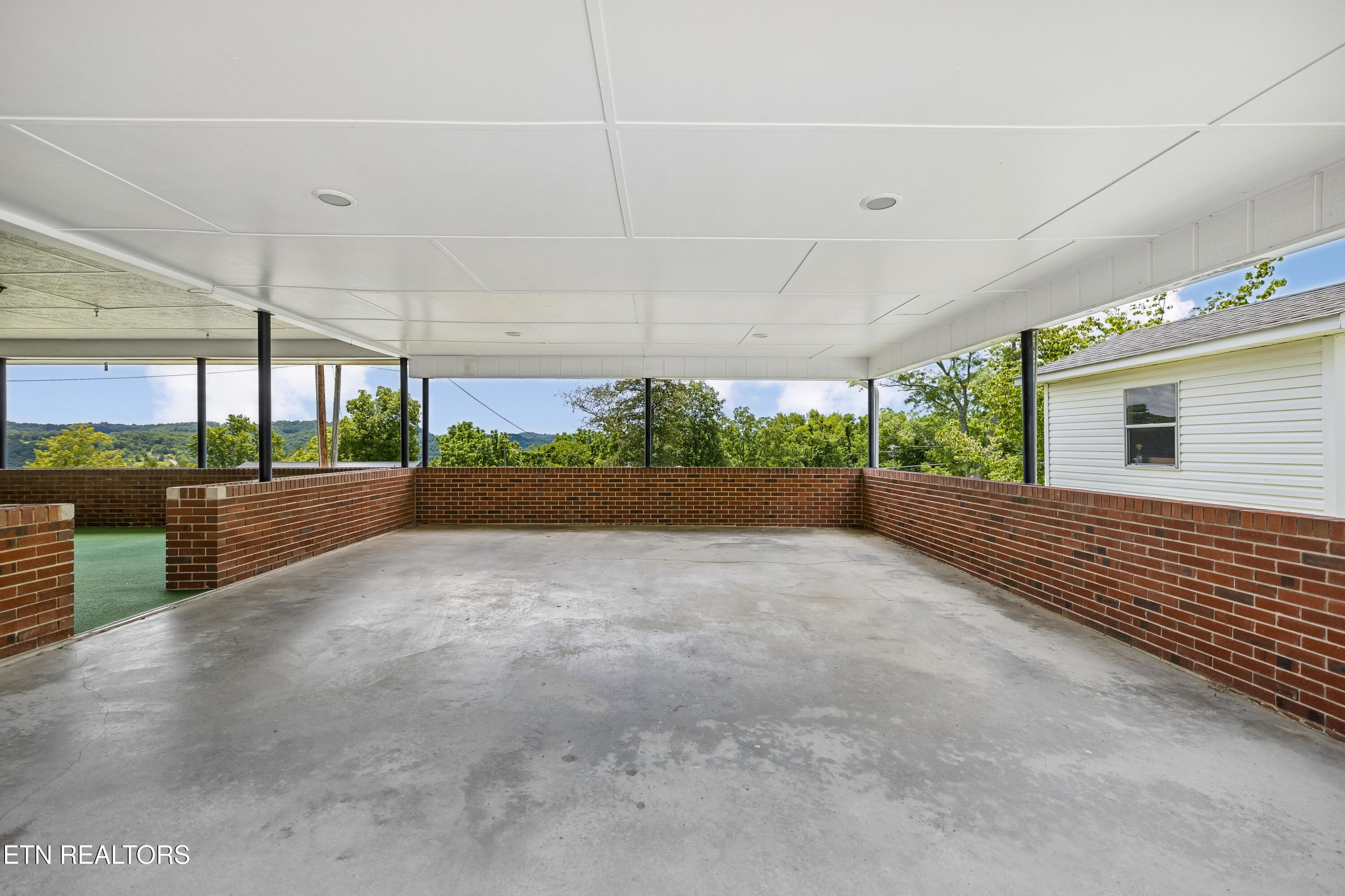 147 Meredith Road Lafollette TN 37766