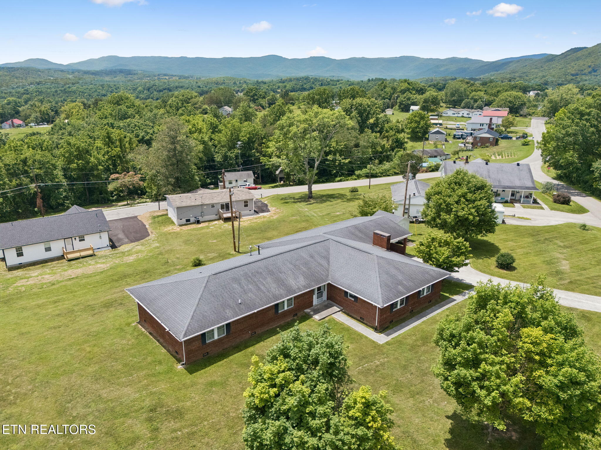 147 Meredith Road Lafollette TN 37766