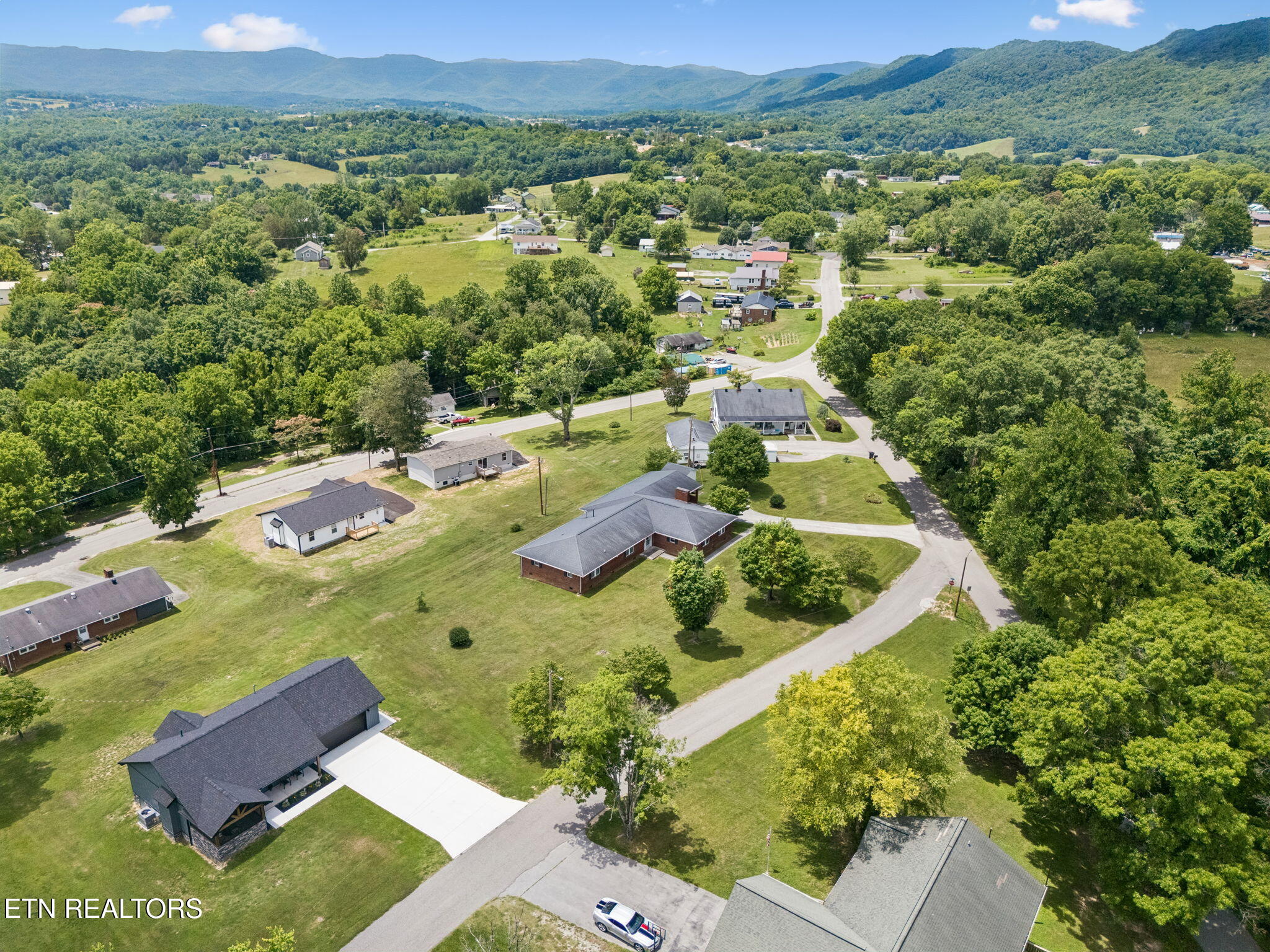 147 Meredith Road Lafollette TN 37766