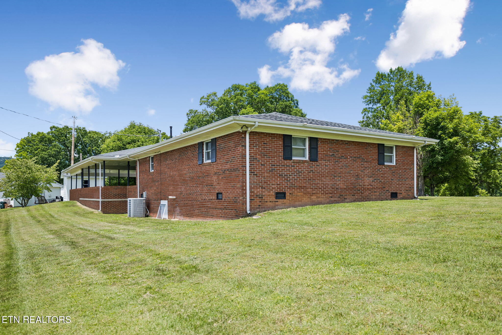 147 Meredith Road Lafollette TN 37766