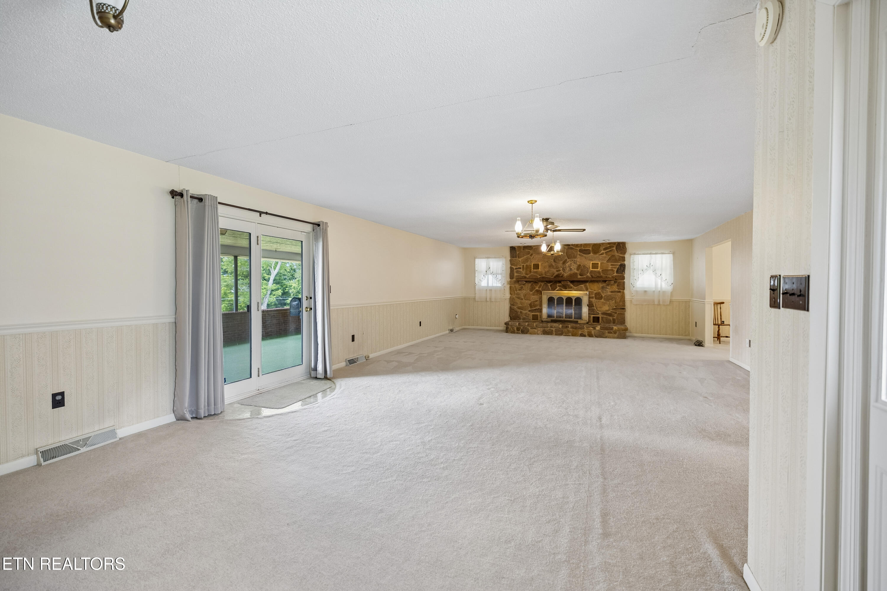 147 Meredith Road Lafollette TN 37766