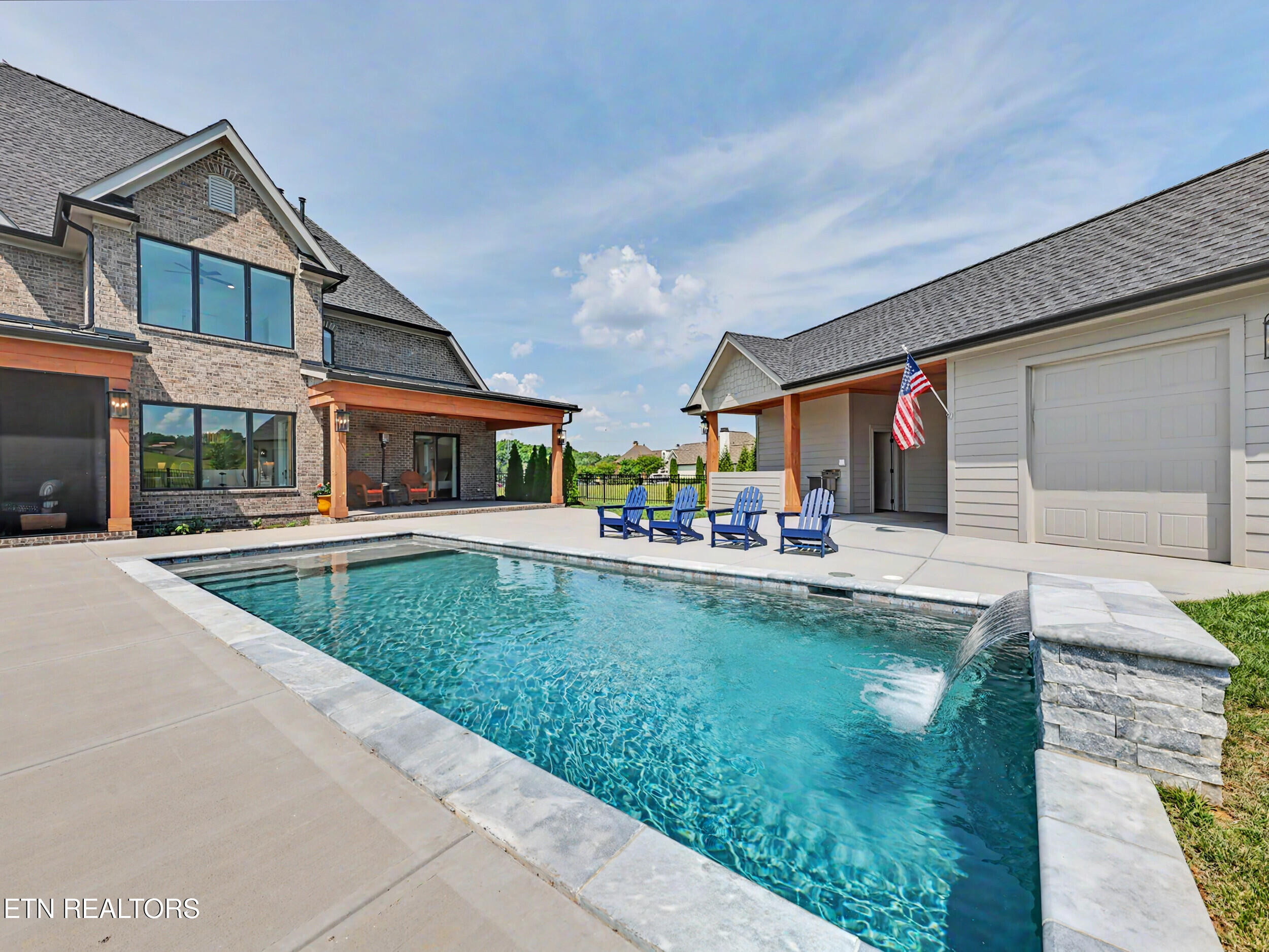 3775 Edgewater Way Louisville TN 37777