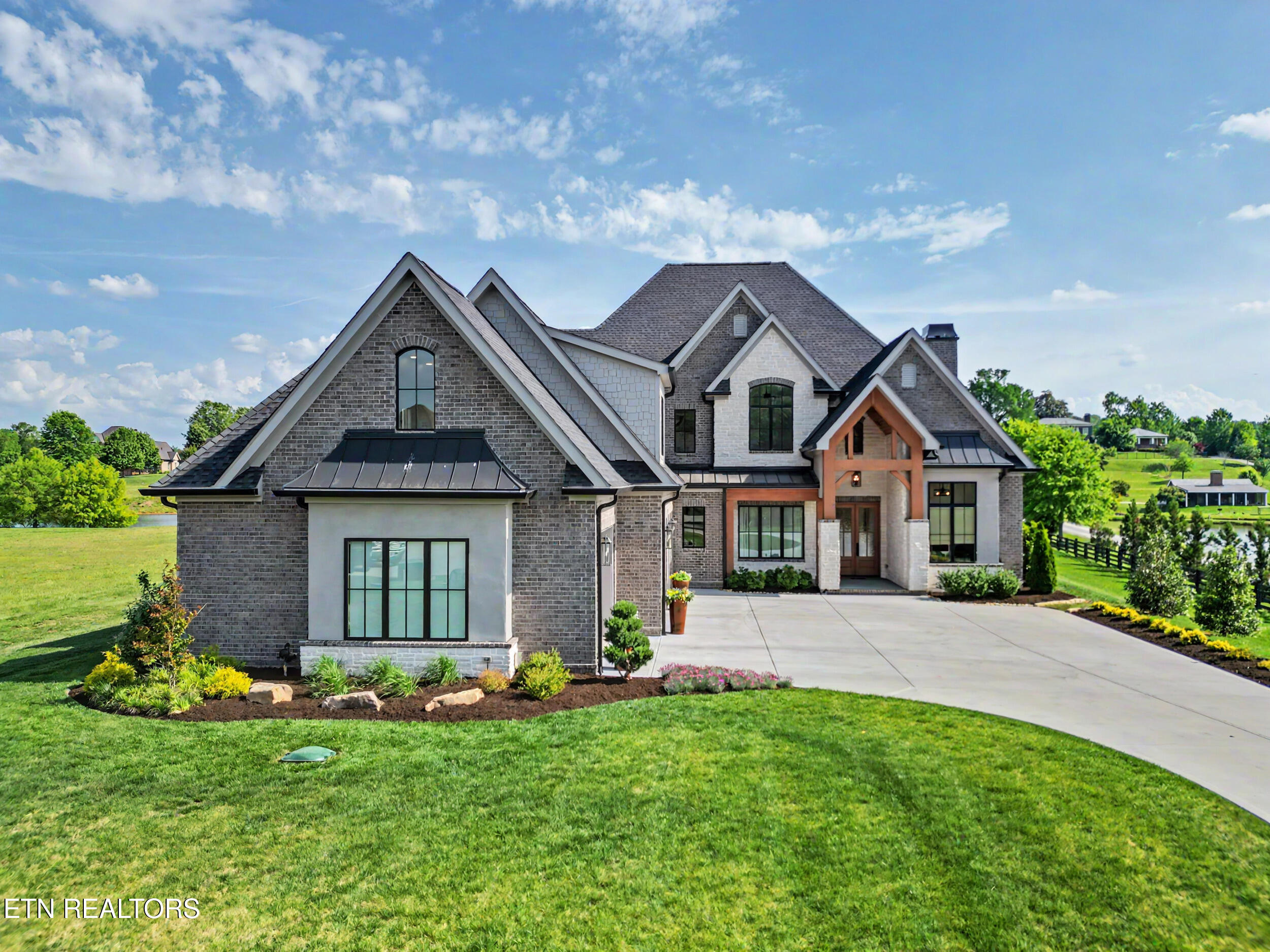 3775 Edgewater Way Louisville TN 37777