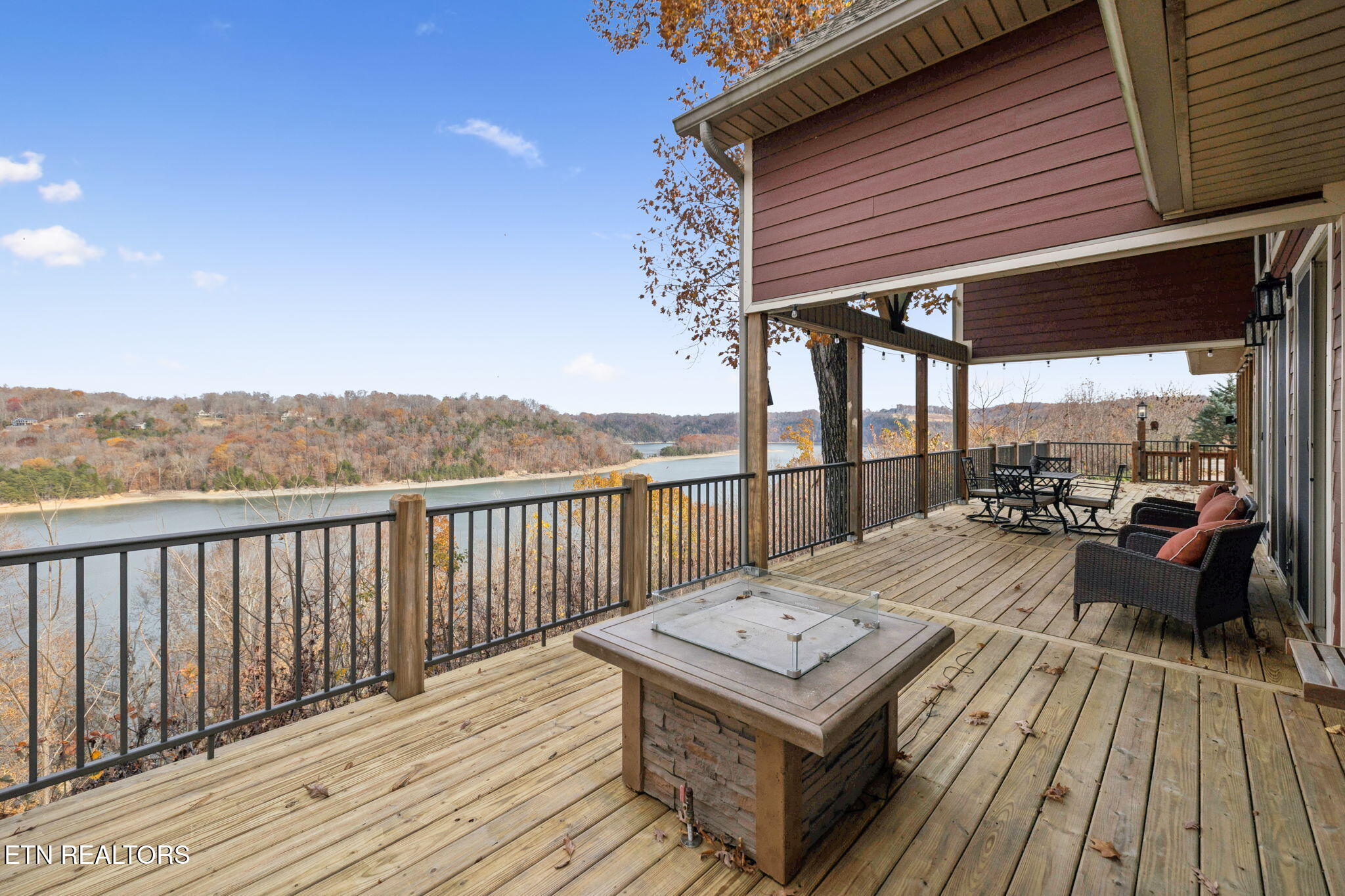 2070 Holly Bend Drive Byrdstown TN 38549