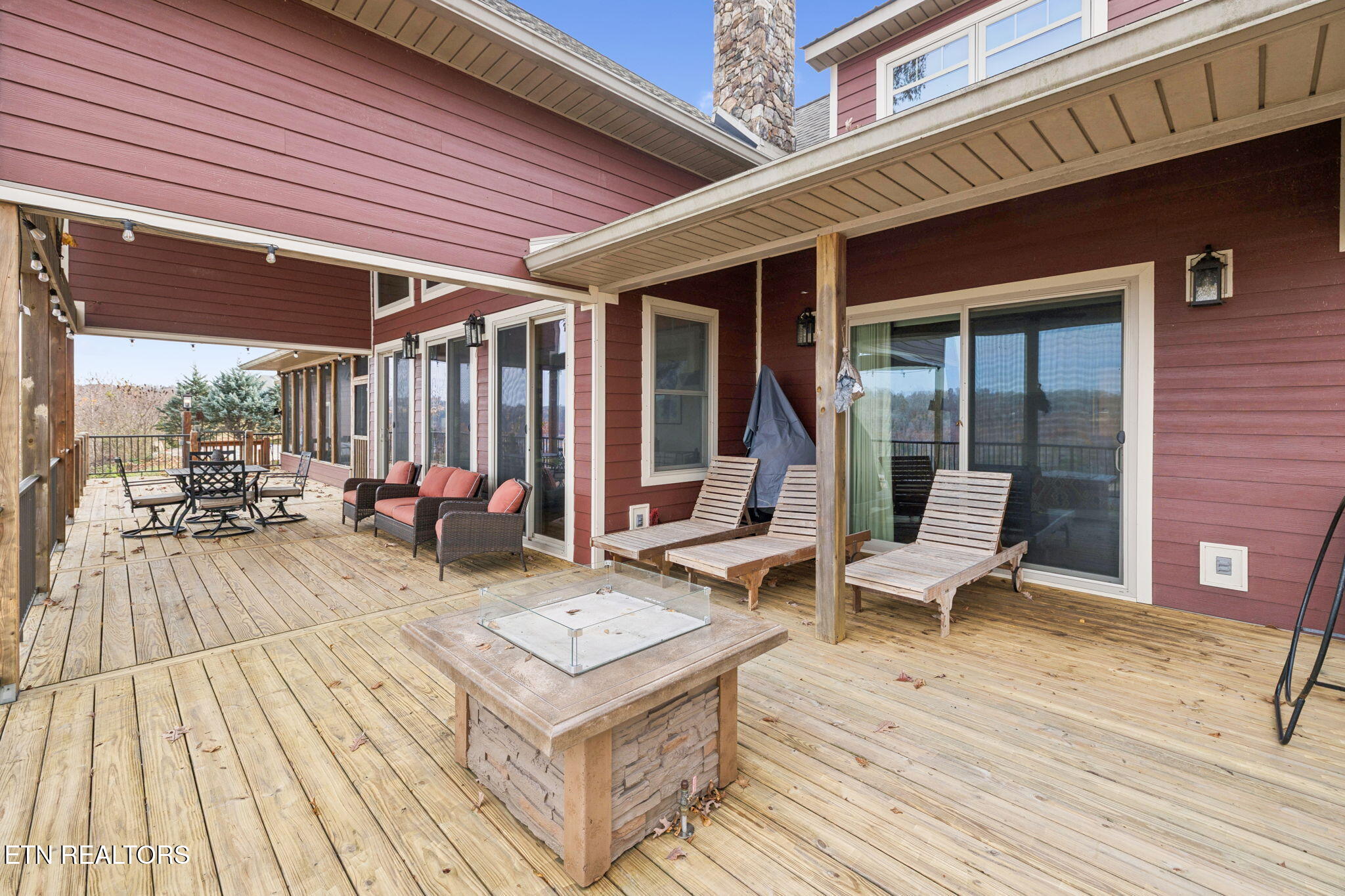2070 Holly Bend Drive Byrdstown TN 38549