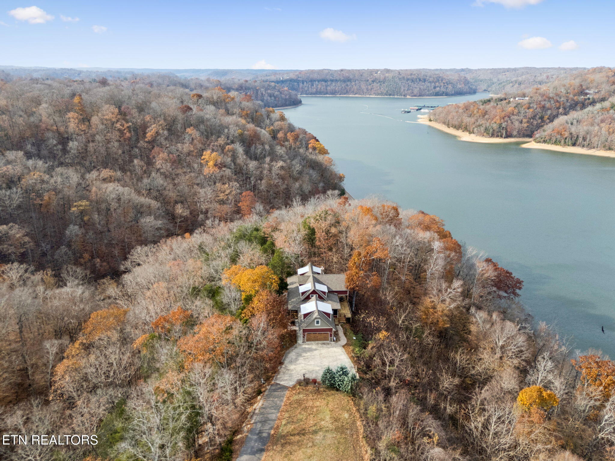 2070 Holly Bend Drive Byrdstown TN 38549