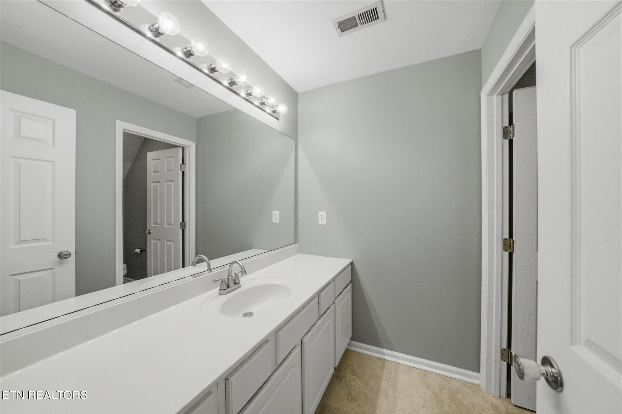 2412 Maple Crest Lane Knoxville TN 37921
