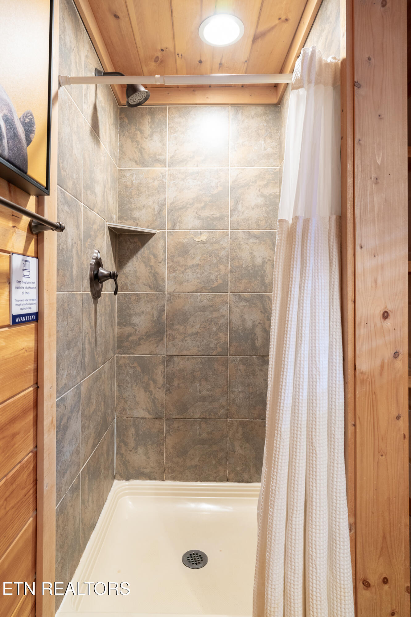 3318 Covered Bridge Way Sevierville TN 37862