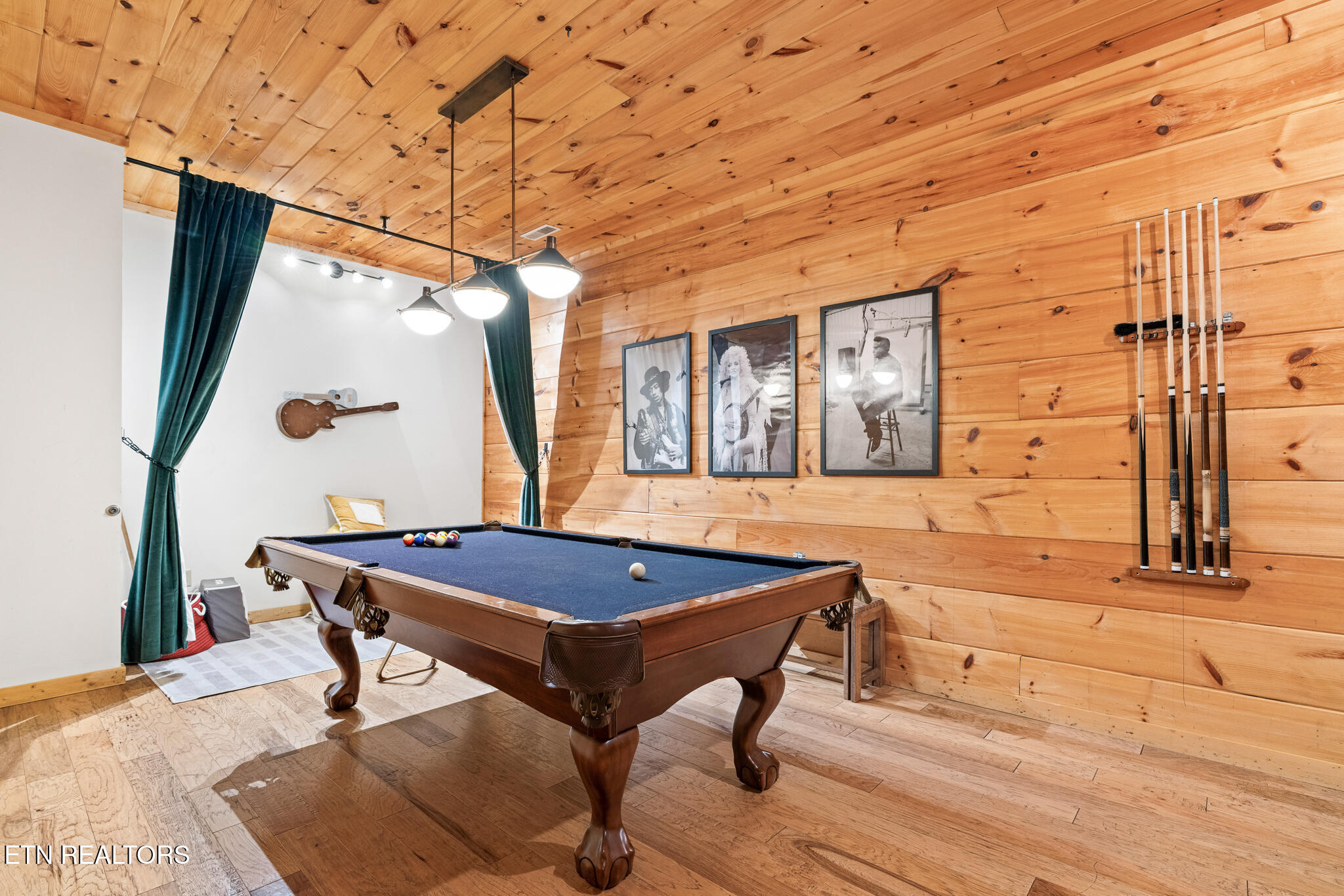 3318 Covered Bridge Way Sevierville TN 37862