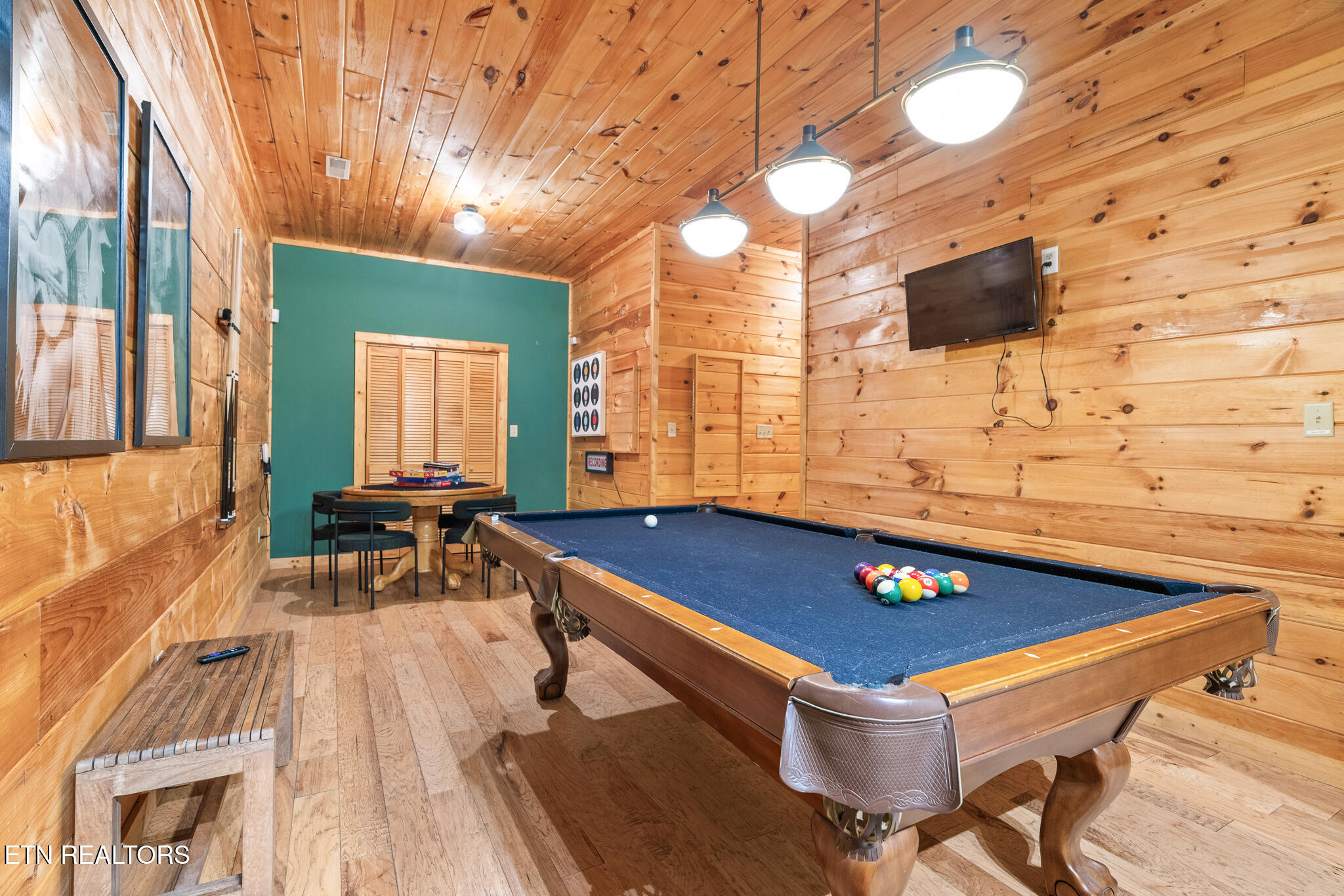3318 Covered Bridge Way Sevierville TN 37862