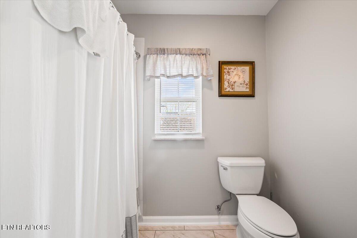 176 Mineral Springs Lane Jacksboro TN 37757