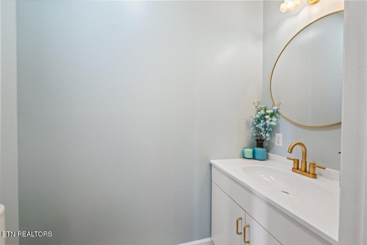 176 Mineral Springs Lane Jacksboro TN 37757