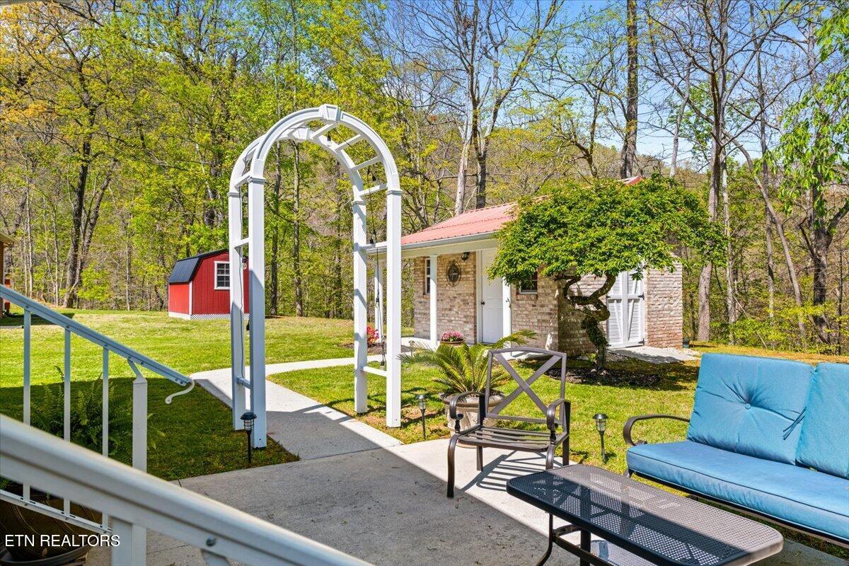 176 Mineral Springs Lane Jacksboro TN 37757