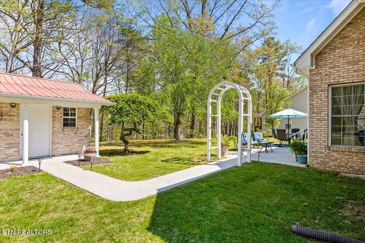 176 Mineral Springs Lane Jacksboro TN 37757