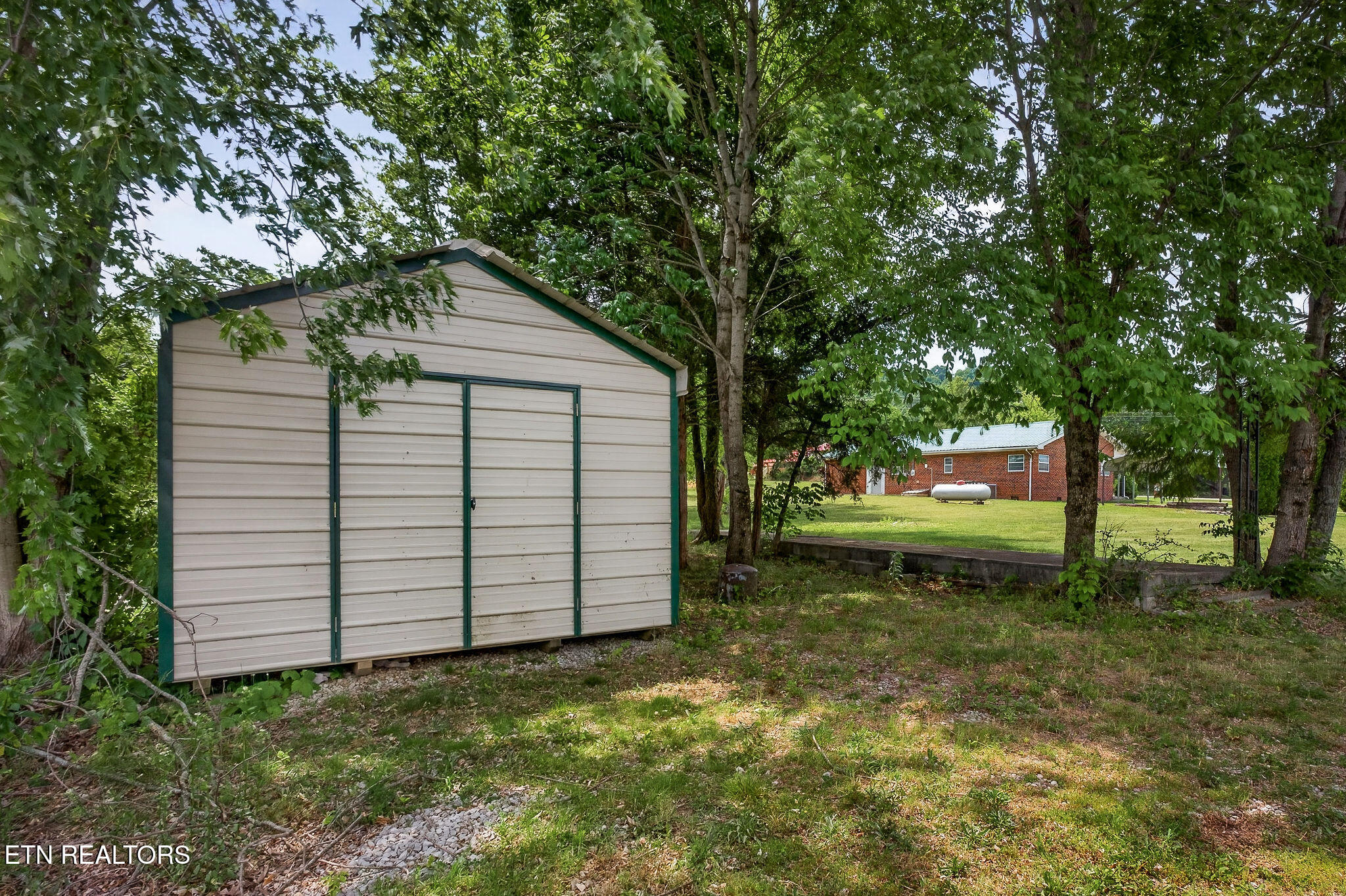 1372 Jamestown Highway Livingston TN 38570
