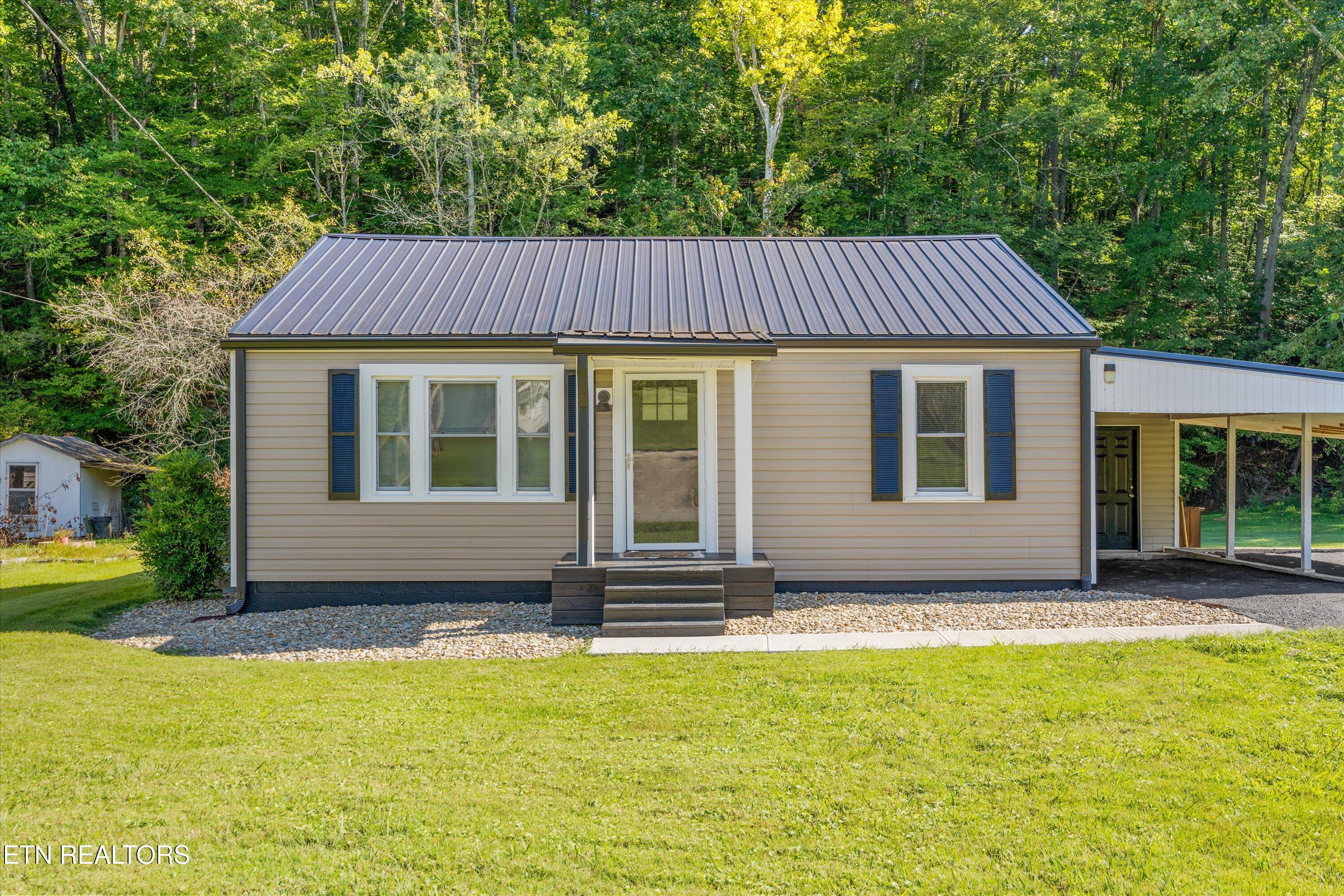 120 Keylon Drive Harriman TN 37748