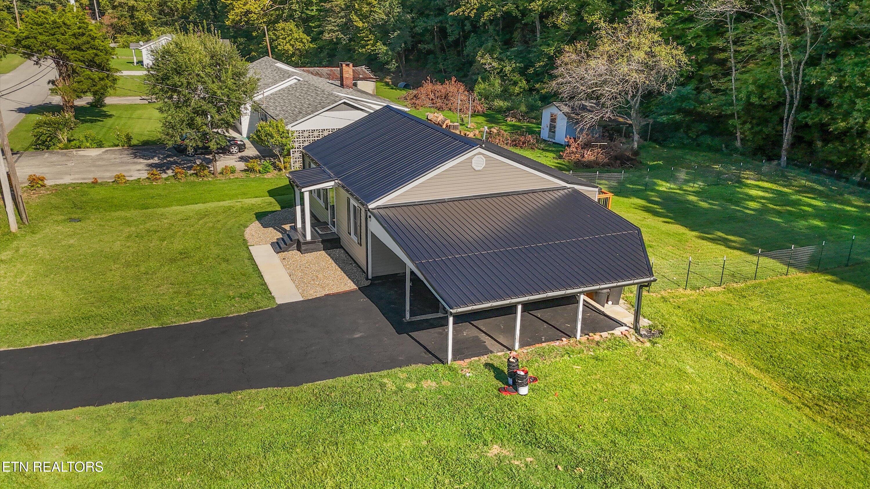 120 Keylon Drive Harriman TN 37748