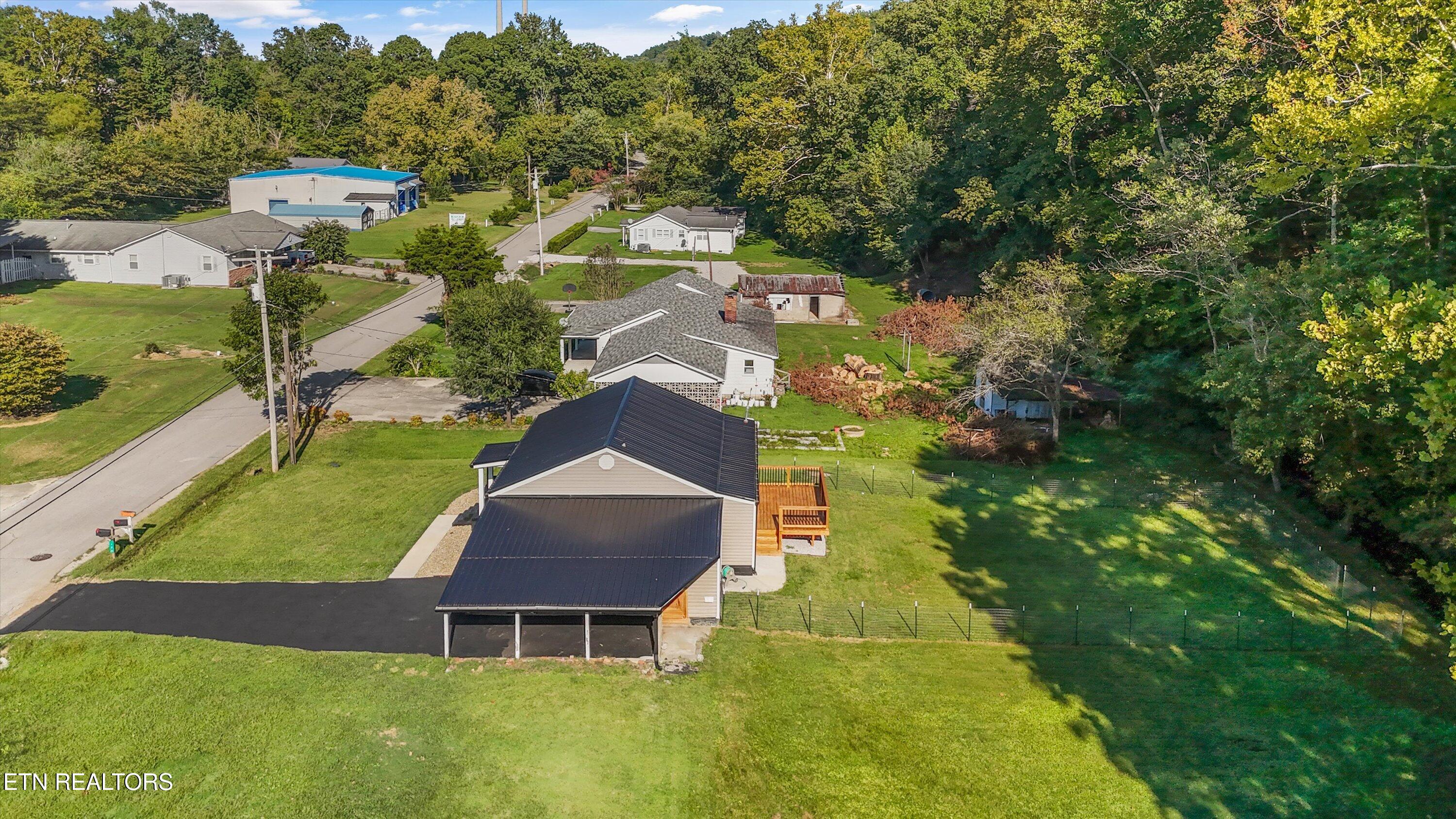 120 Keylon Drive Harriman TN 37748
