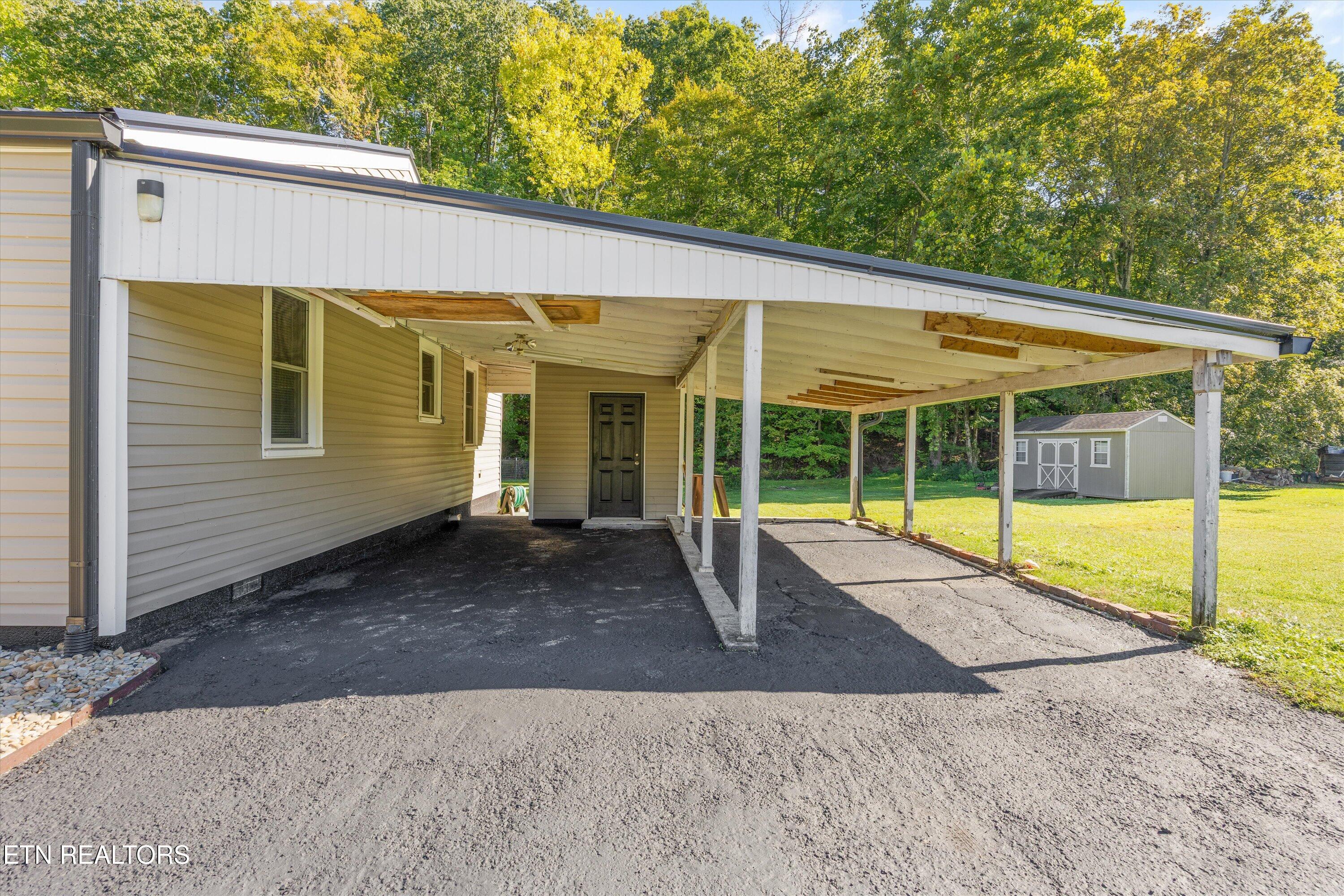 120 Keylon Drive Harriman TN 37748