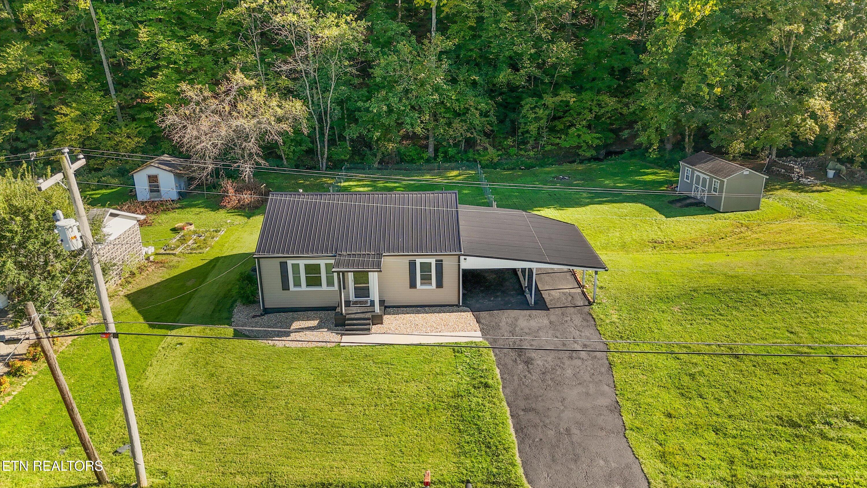120 Keylon Drive Harriman TN 37748