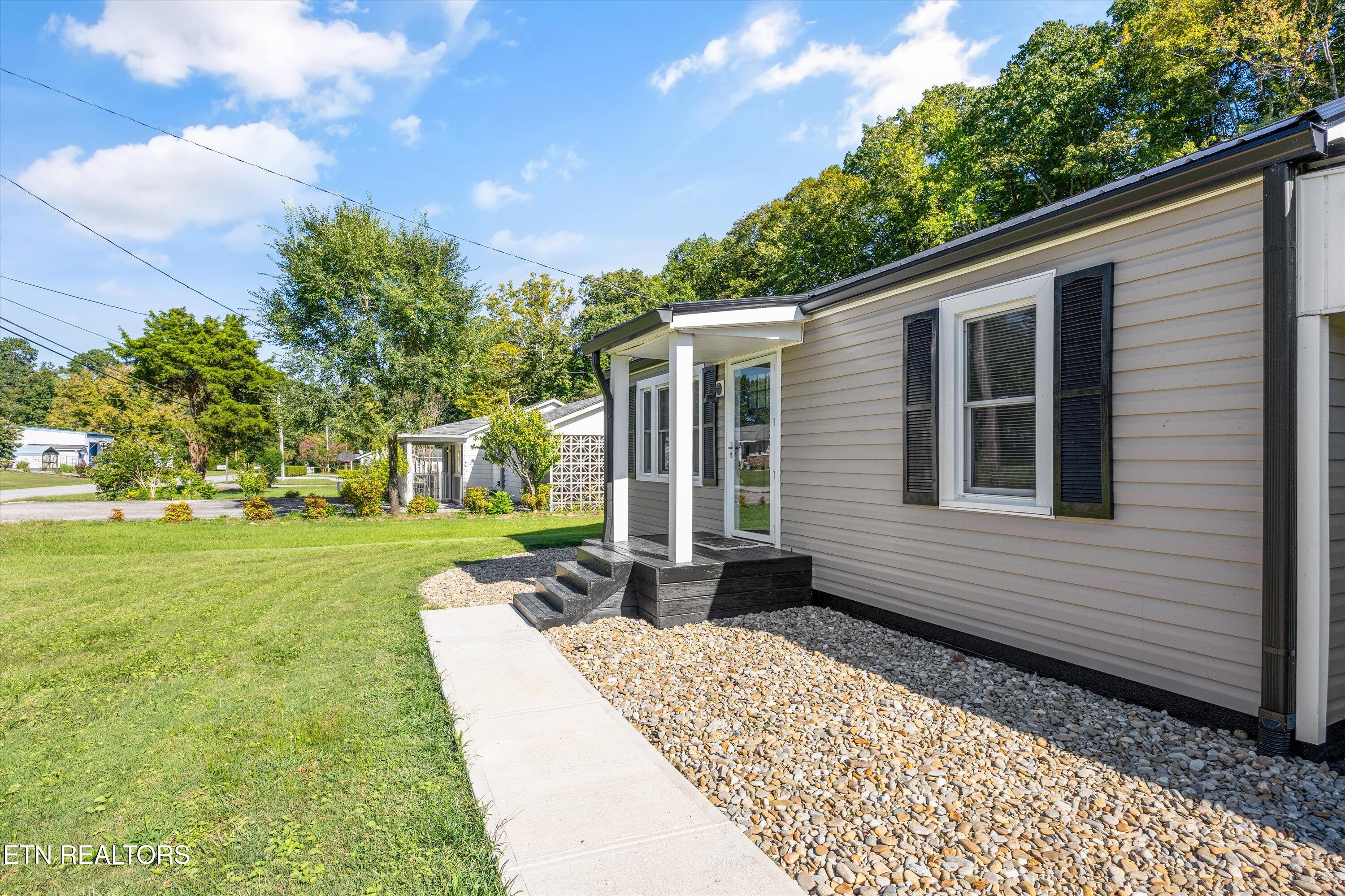 120 Keylon Drive Harriman TN 37748