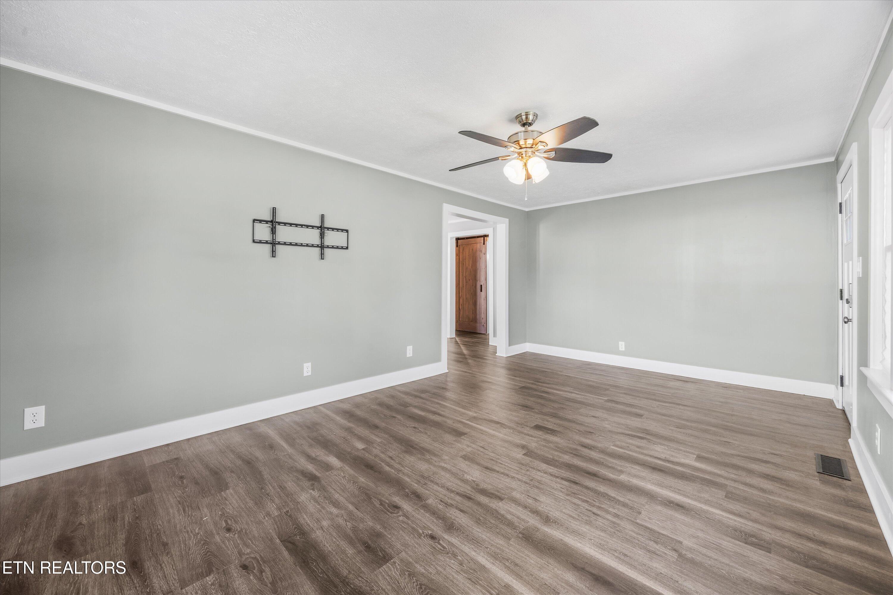 120 Keylon Drive Harriman TN 37748