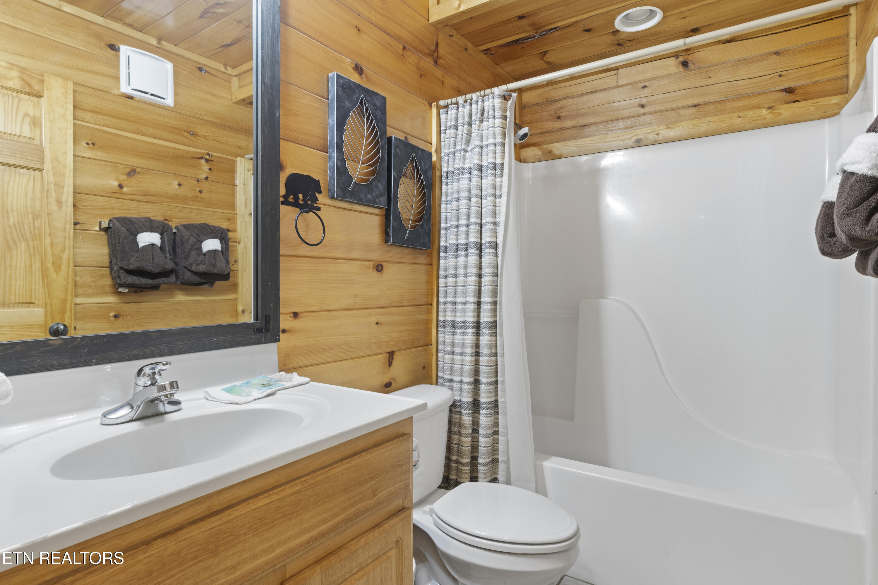 1665 Mountain Lodge Way Pigeon Forge TN 37862