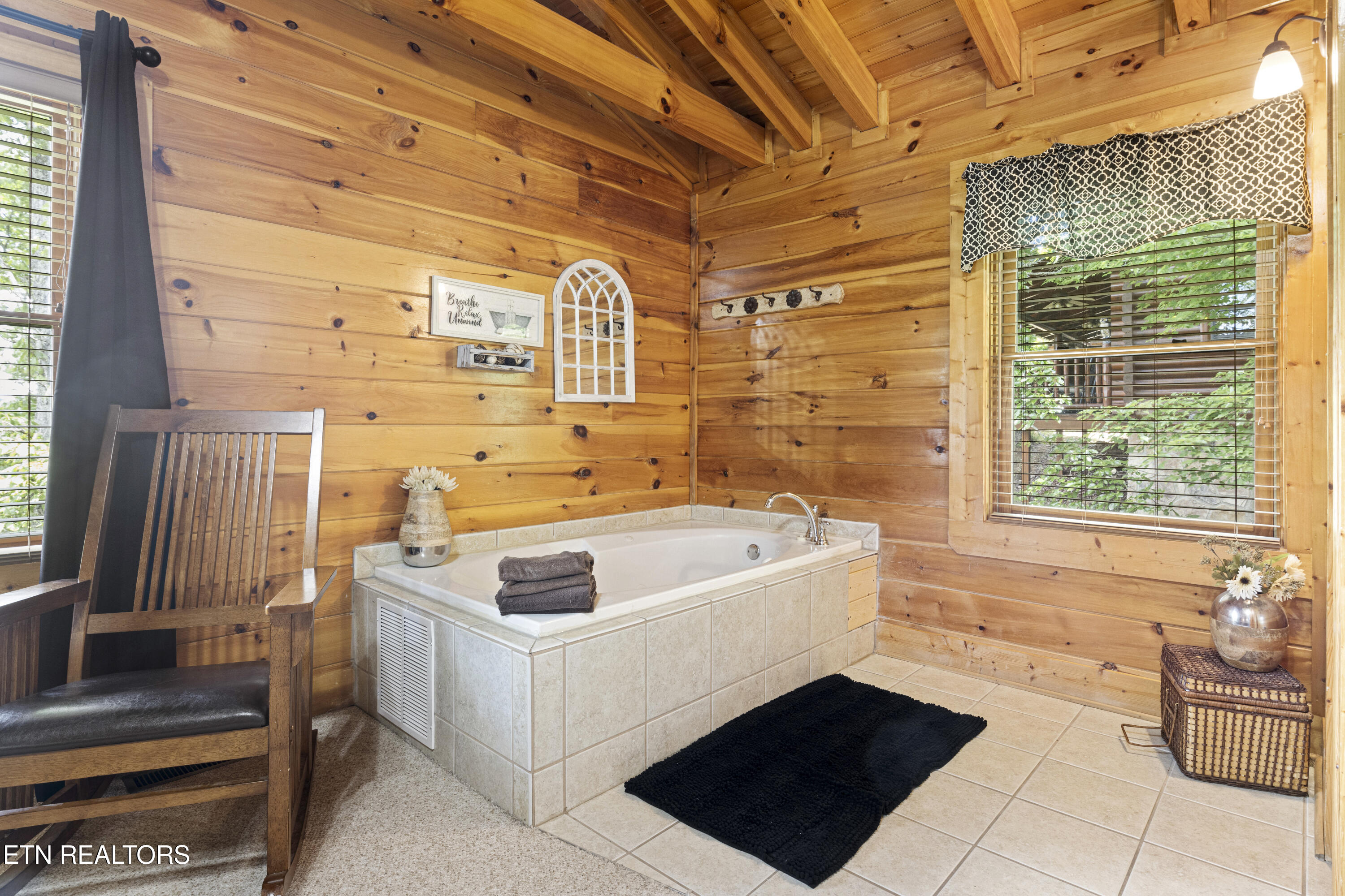 1665 Mountain Lodge Way Pigeon Forge TN 37862